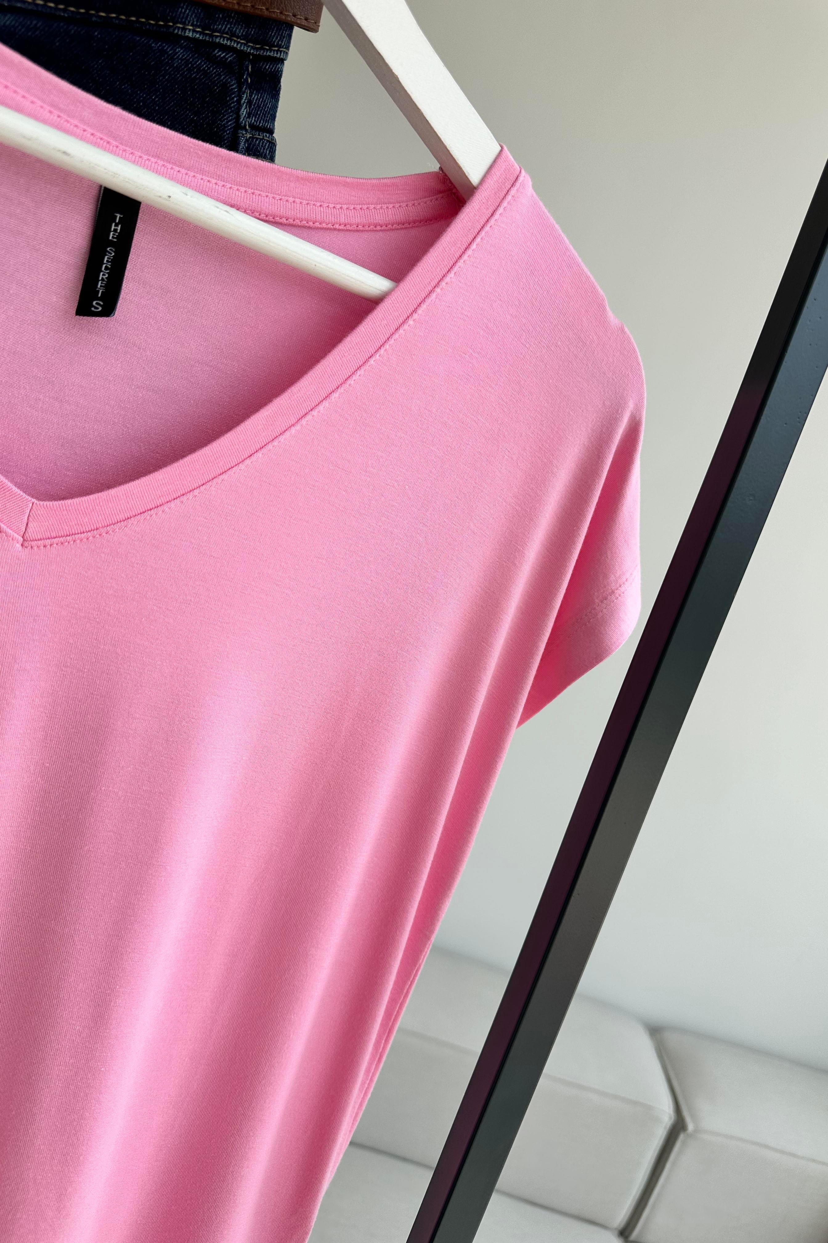 Soft Line V Yaka Basic Tişört Pembe