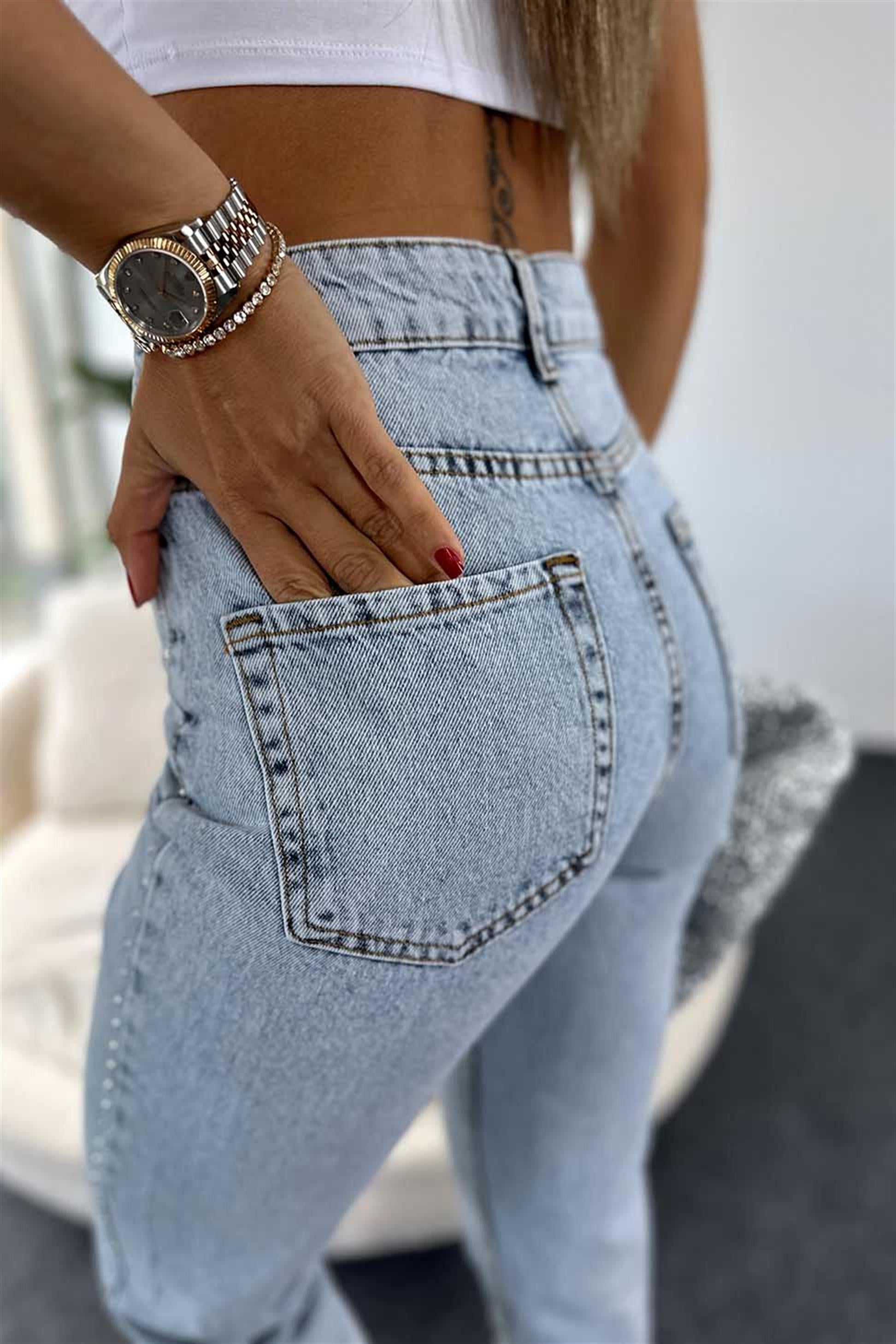 Taş Şerit Detaylı Yüksek Bel Kadın Mom Jean Pantolon BUZ MAVİSİ