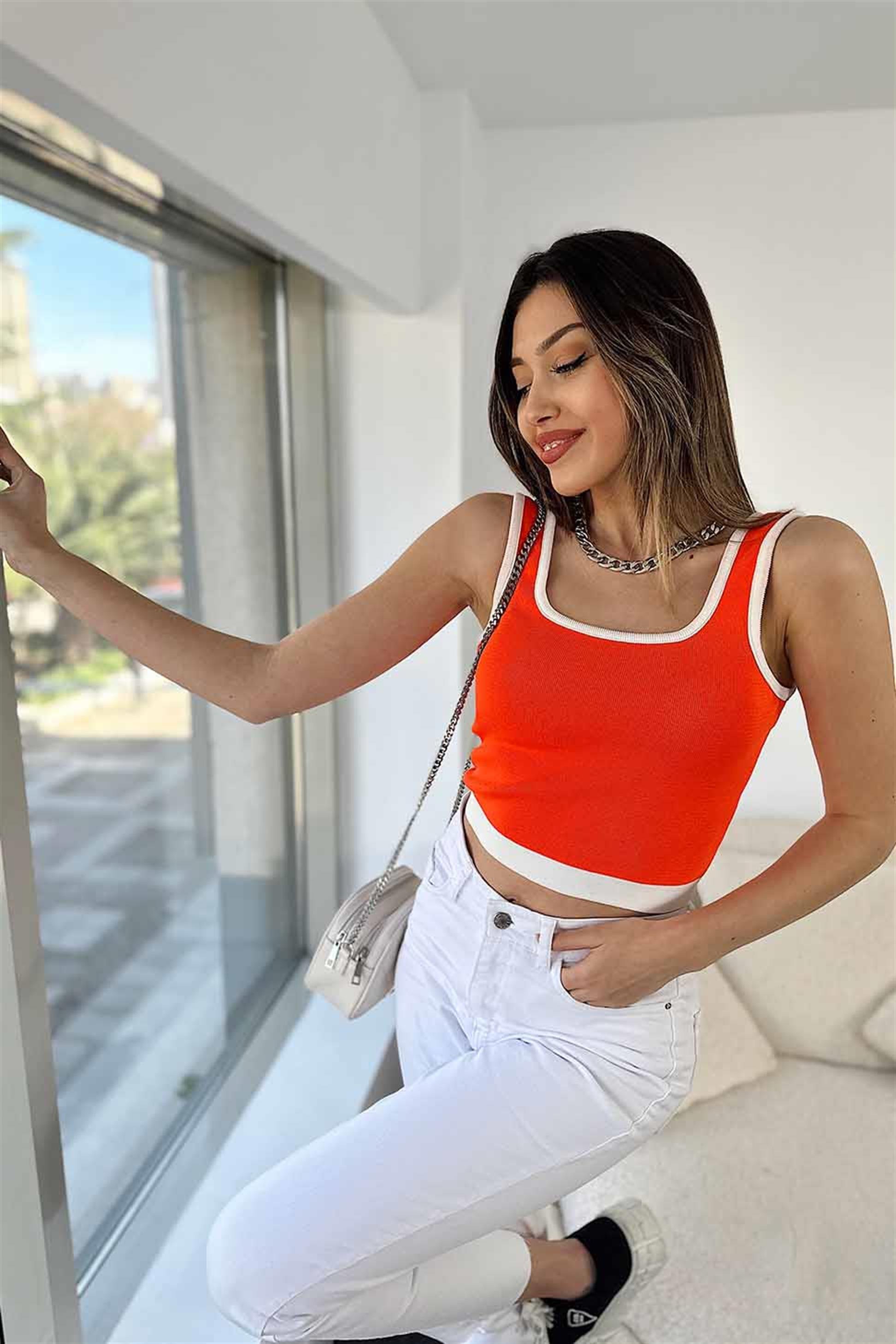 U Yaka Askılı Crop Bluz Turuncu