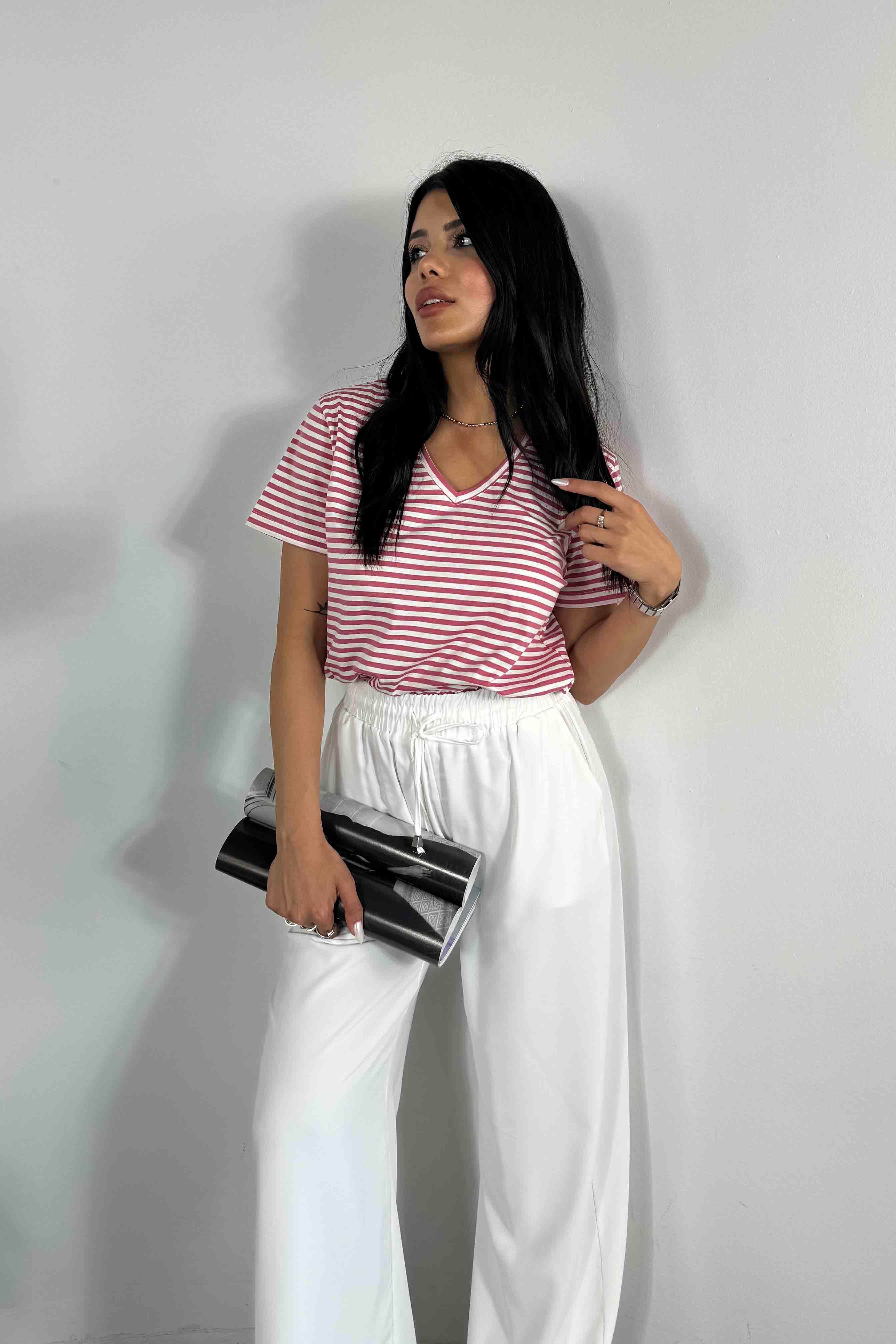 V Yaka Çizgili Basic Kadın Tişört Pembe