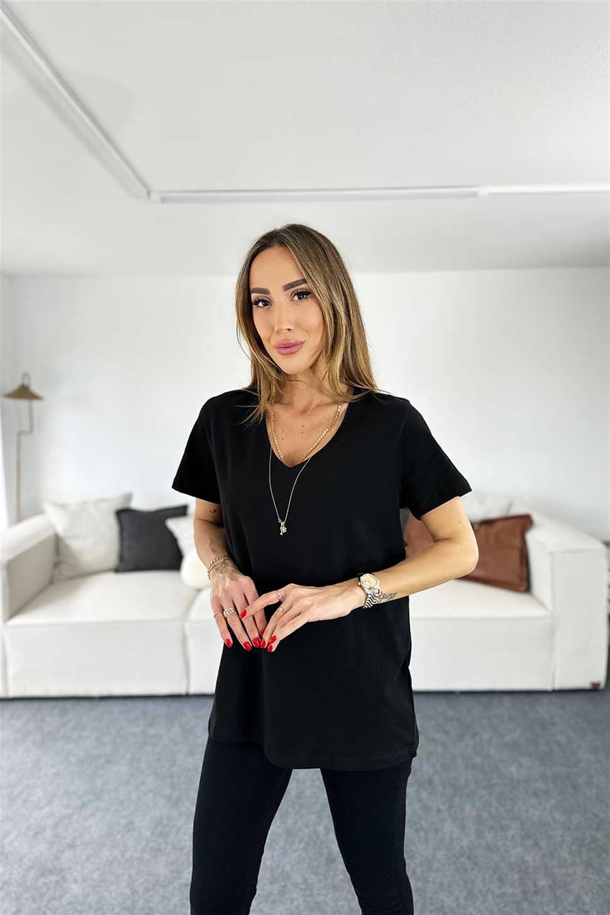 V Yaka Salaş Basic Penye Tişört Siyah