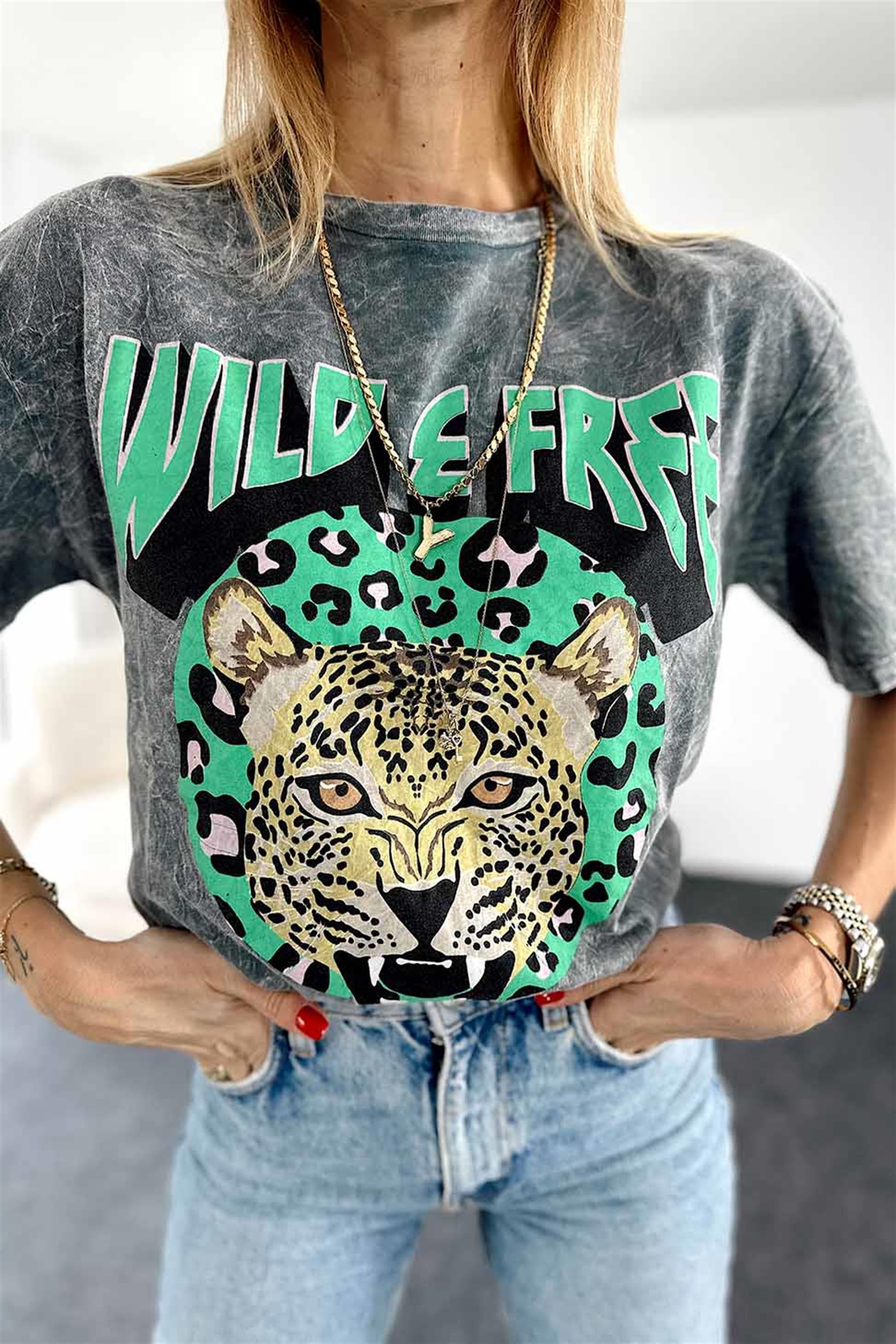 Wild Leopar Baskılı Yıkamalı Tişört Gri