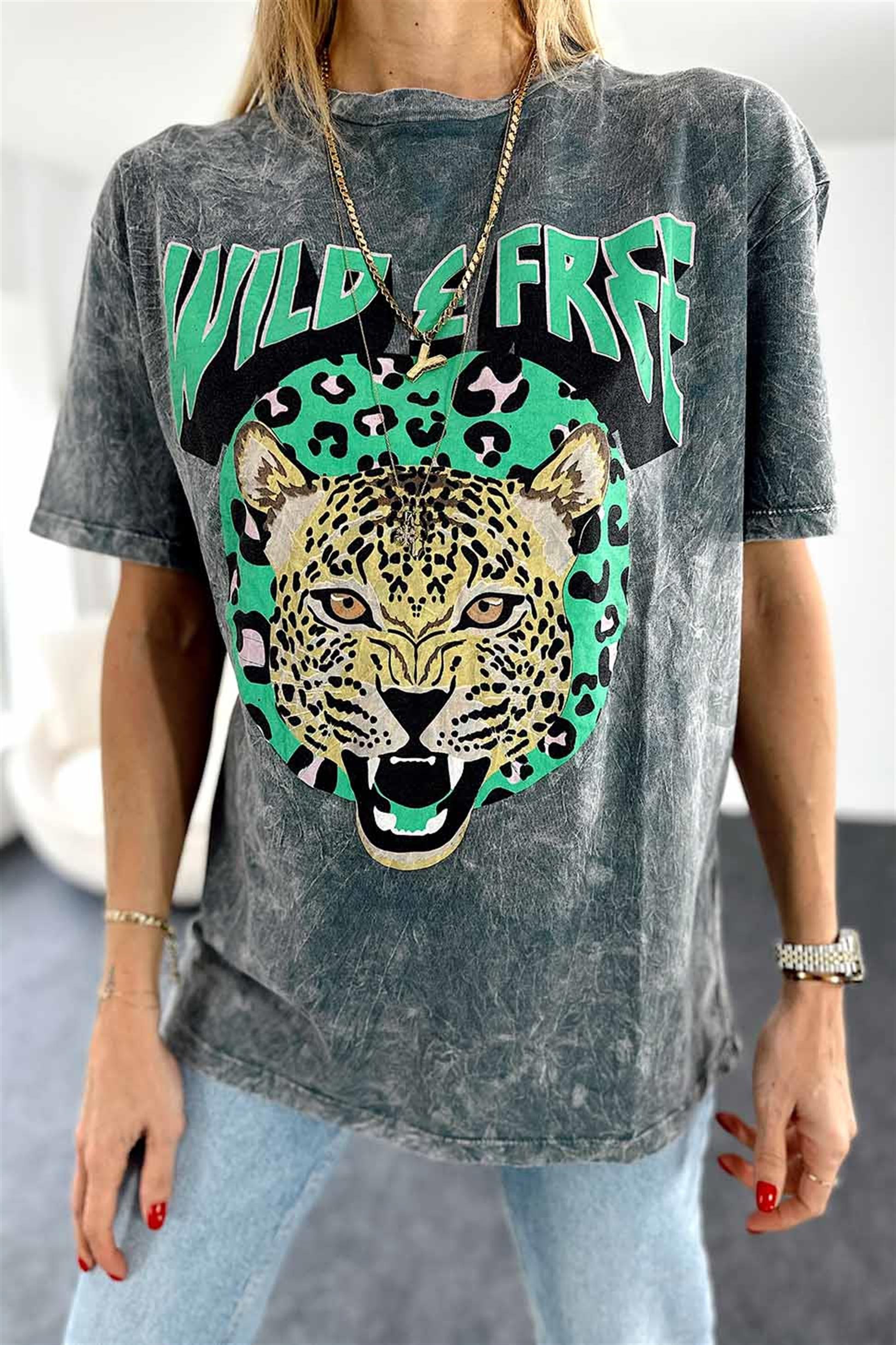 Wild Leopar Baskılı Yıkamalı Tişört Gri