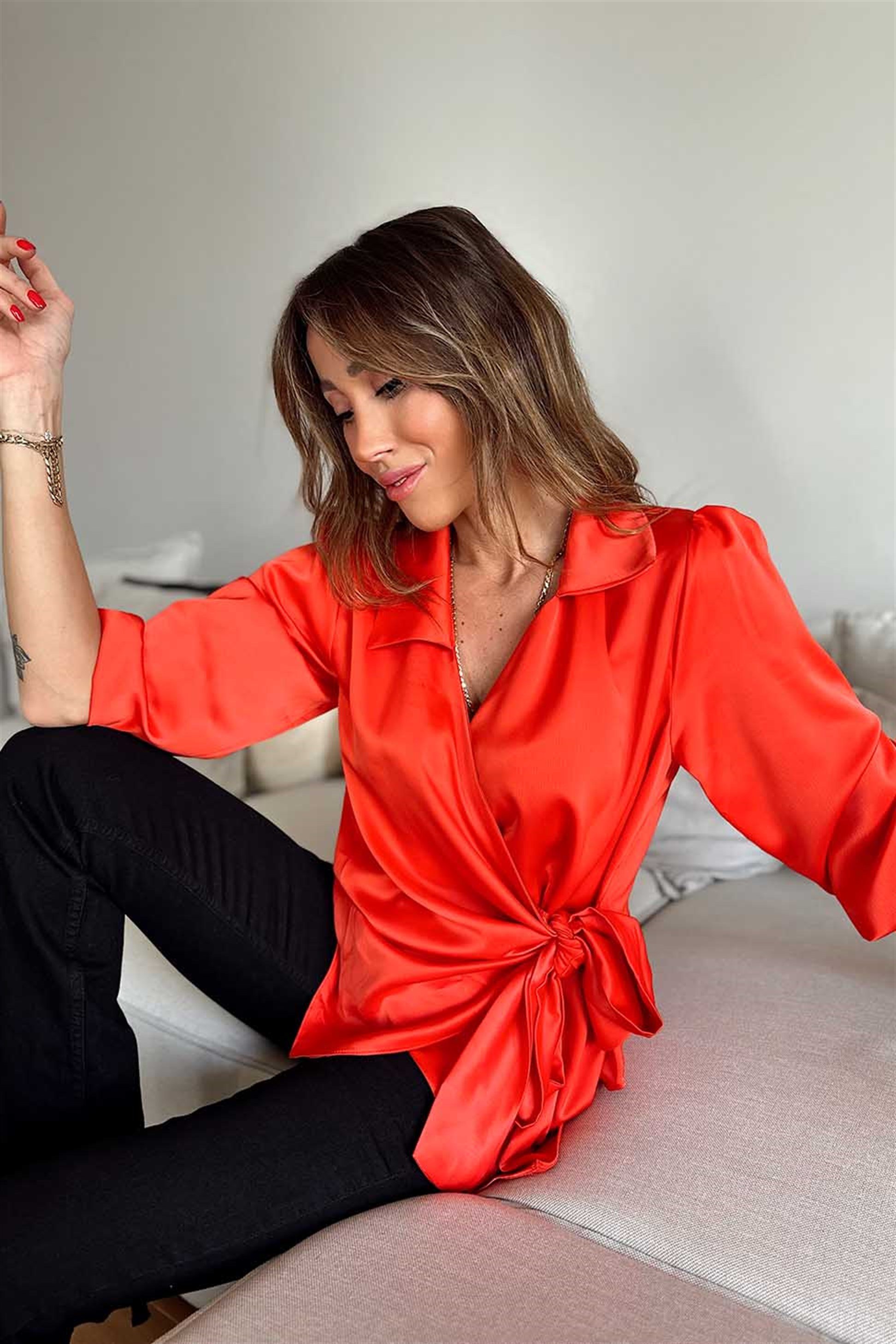 Yandan Bağlama Detay Asimetrik Kruvaze Bluz Nar Çiçeği