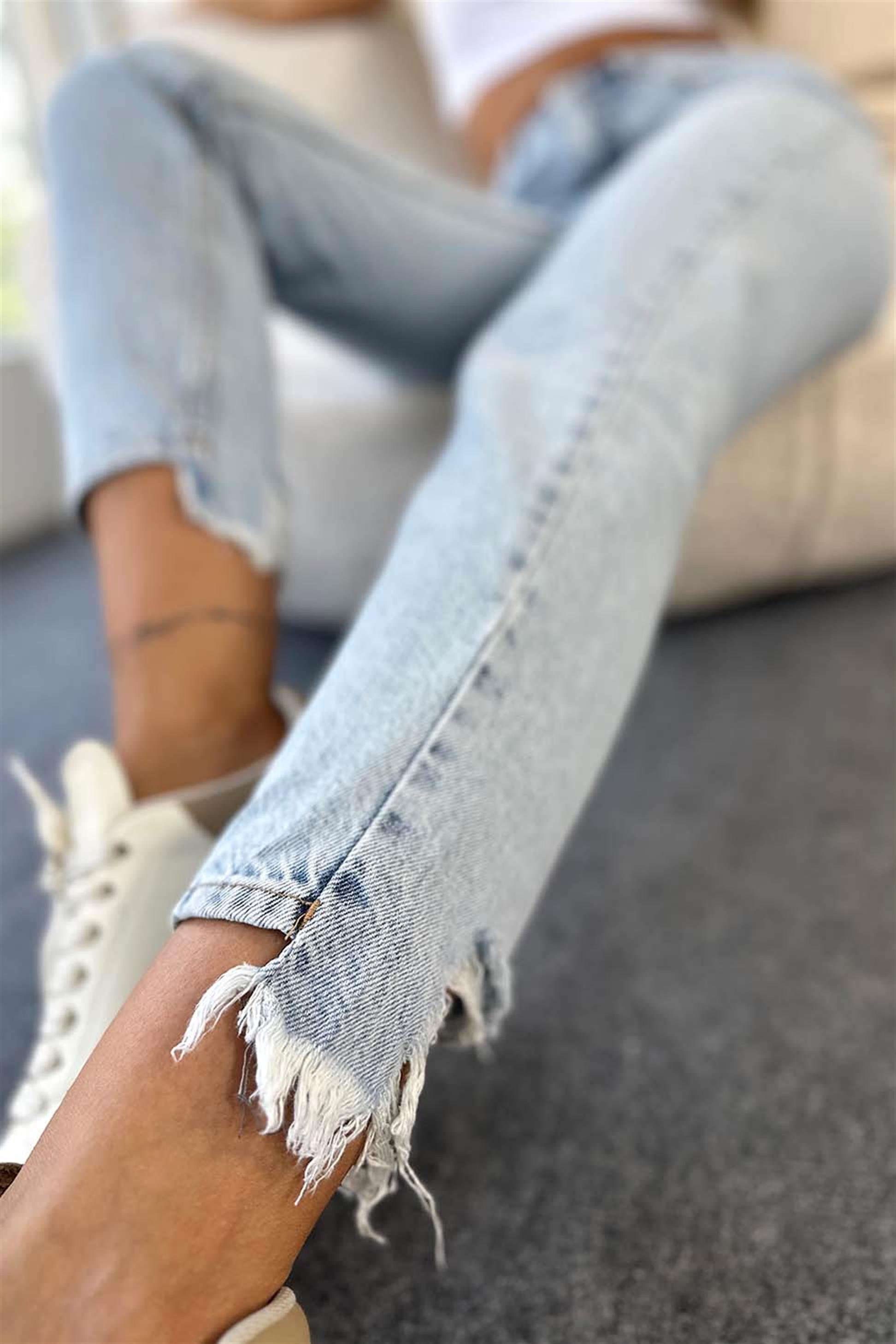 Yüksek Bel Boyfriend Paçası Yırtık Kar Yıkamalı Kadın Jean Pantolon Kar