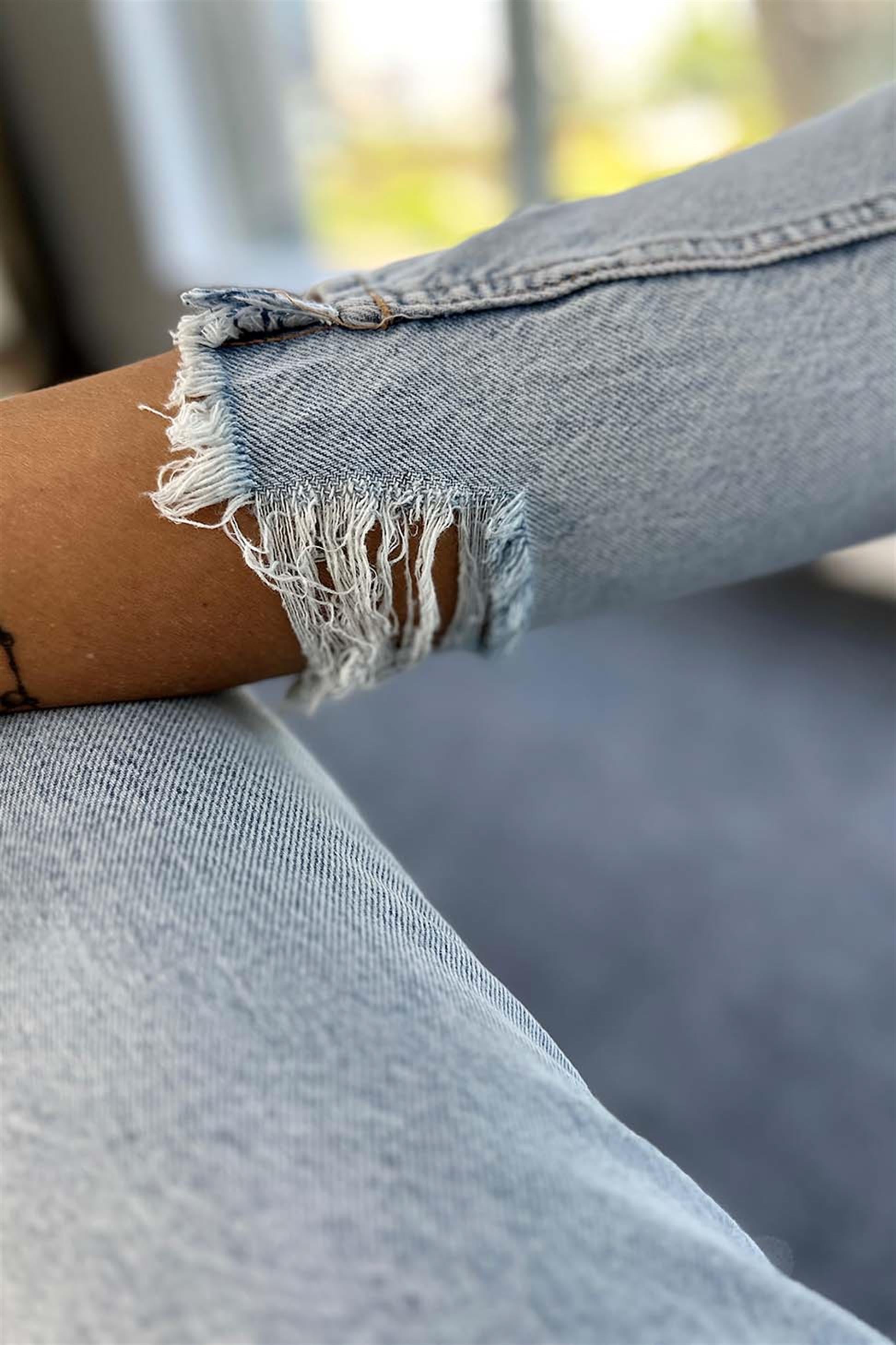Yüksek Bel Boyfriend Paçası Yırtık Kar Yıkamalı Kadın Jean Pantolon Kar
