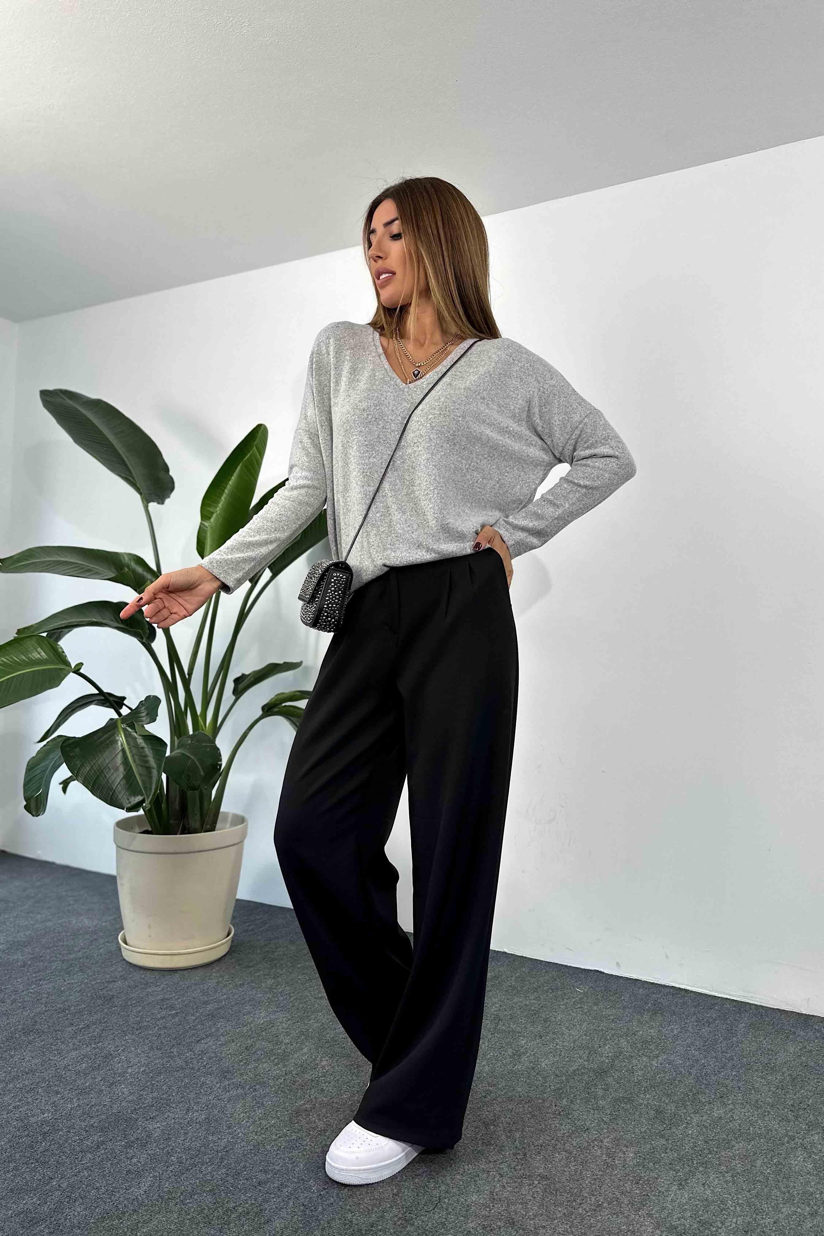 Yumoş Kumaş V Yaka Kadın Kazak Gri