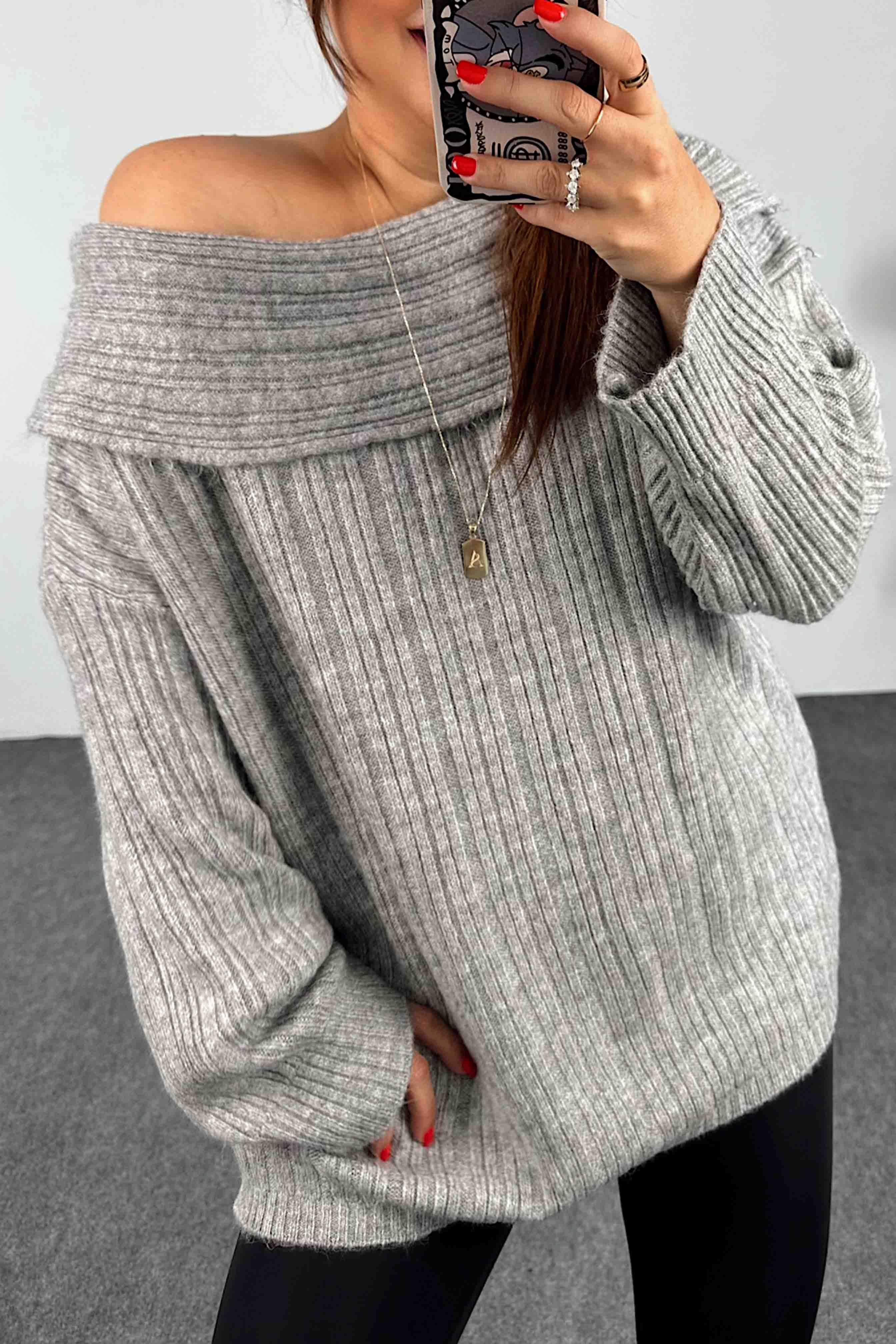 Yumoş Örme Geniş Madonna Yaka Kadın Kazak Gri