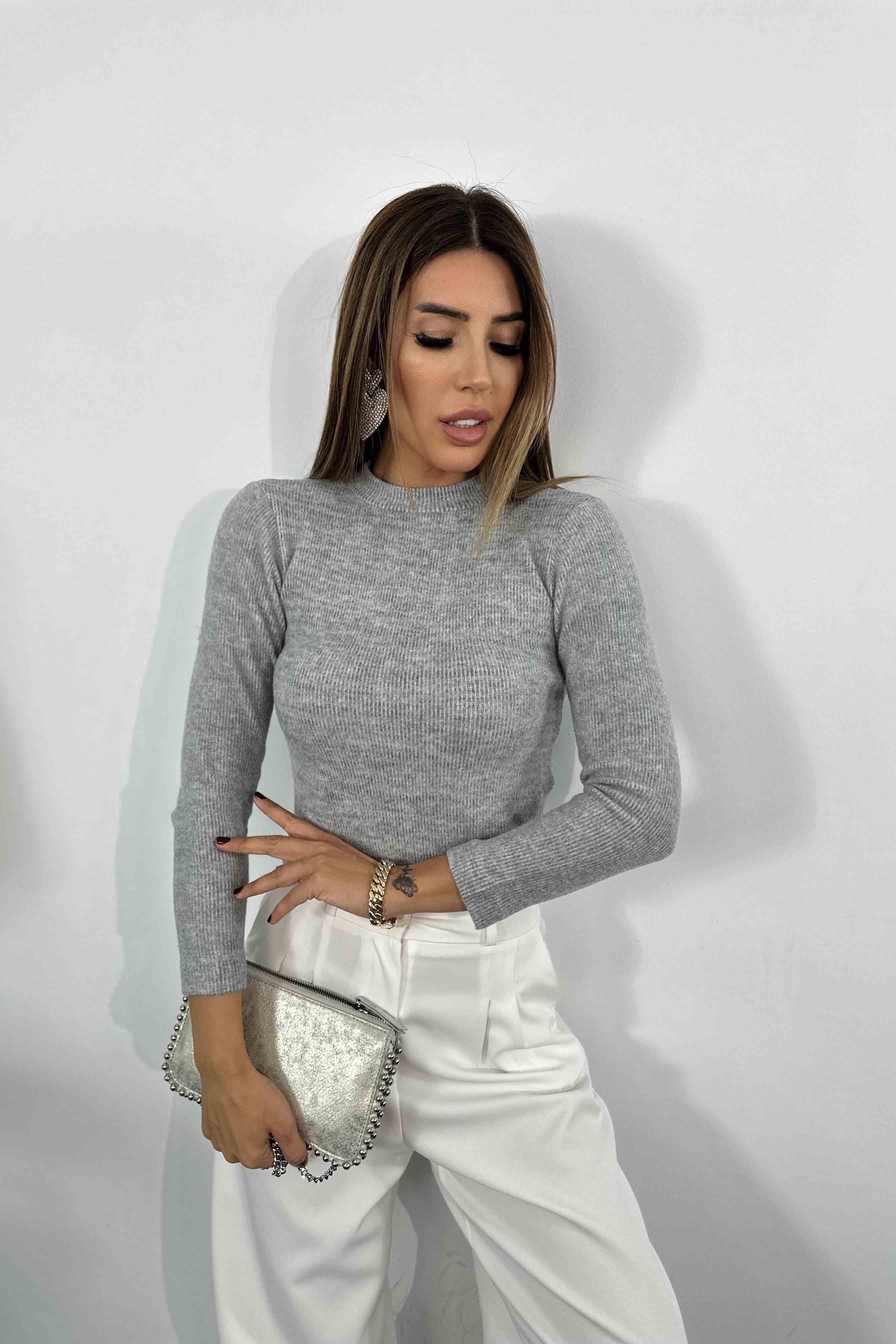Yumoş Şardonlu Kumaş Bisiklet Yaka Likralı Triko Bluz Gri