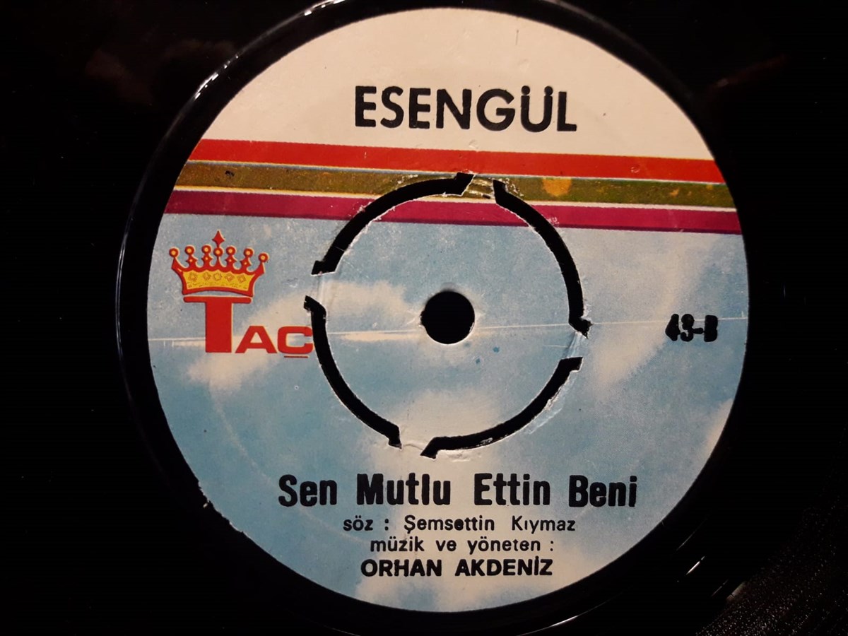 ESENGÜL - MUTLU OLMANIN ÇARESİ / SEN MUTLU ETTİN BENİ