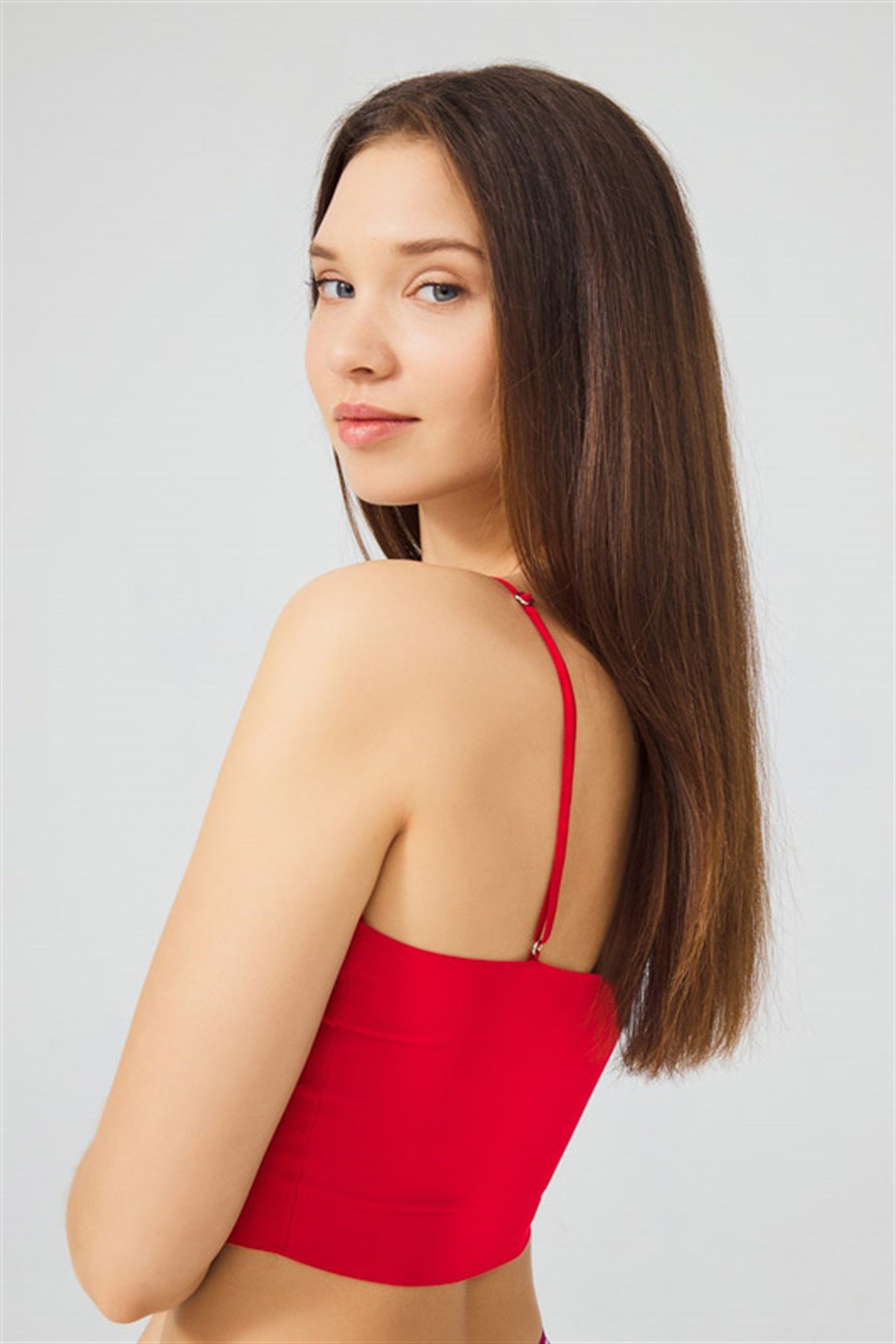 Ayarlanabilir İnce Askılı Lazer Kesim Kadın Crop B