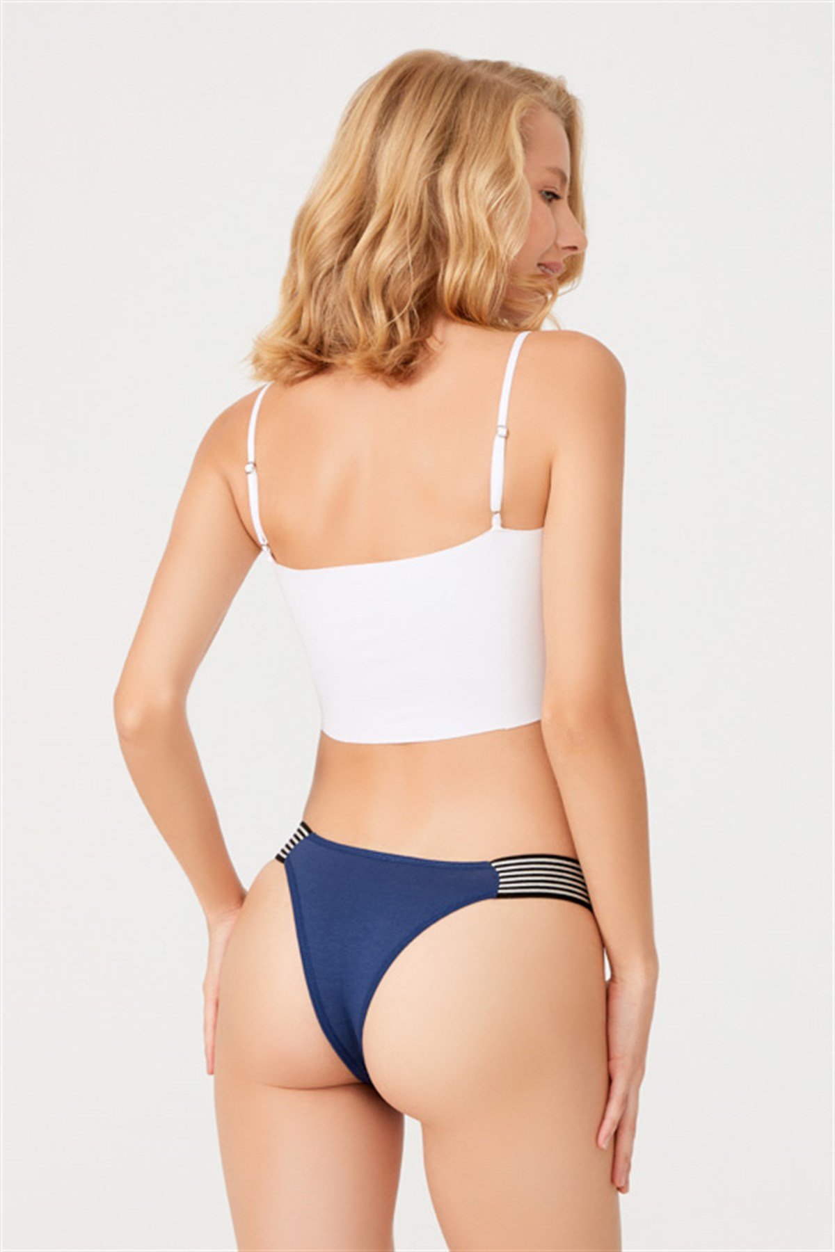 Basic Dantelli Arkası Pamuklu Kadın Brezilya 3'lü Paket Külot