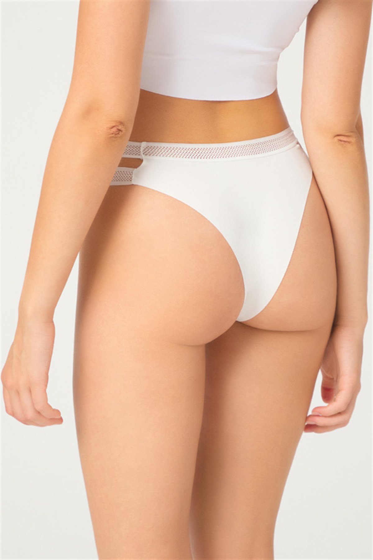 3'lü Paket Beyaz Lazer Kesim Çift File Lastikli Brazillian Külot