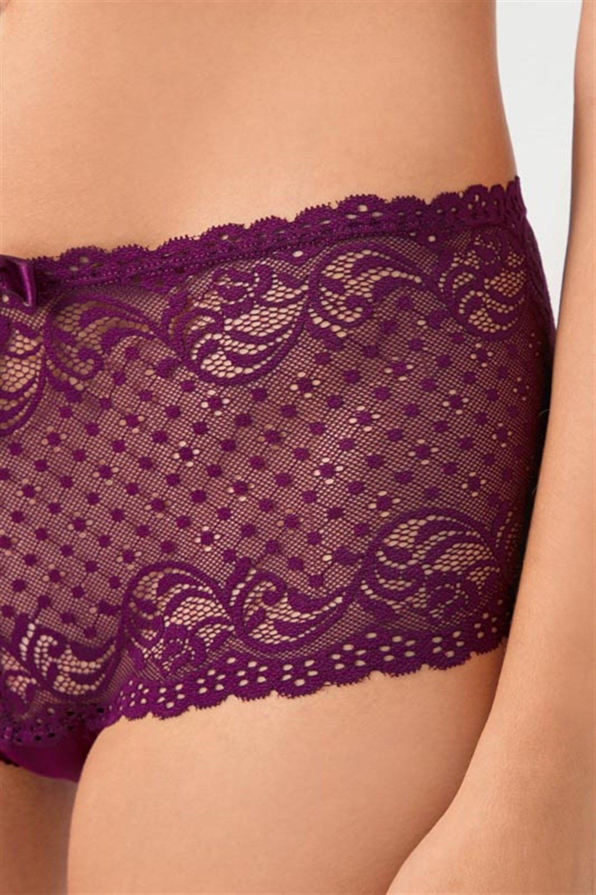 Mürdüm Transparan Dantelli Kadın Tanga Şort Külot