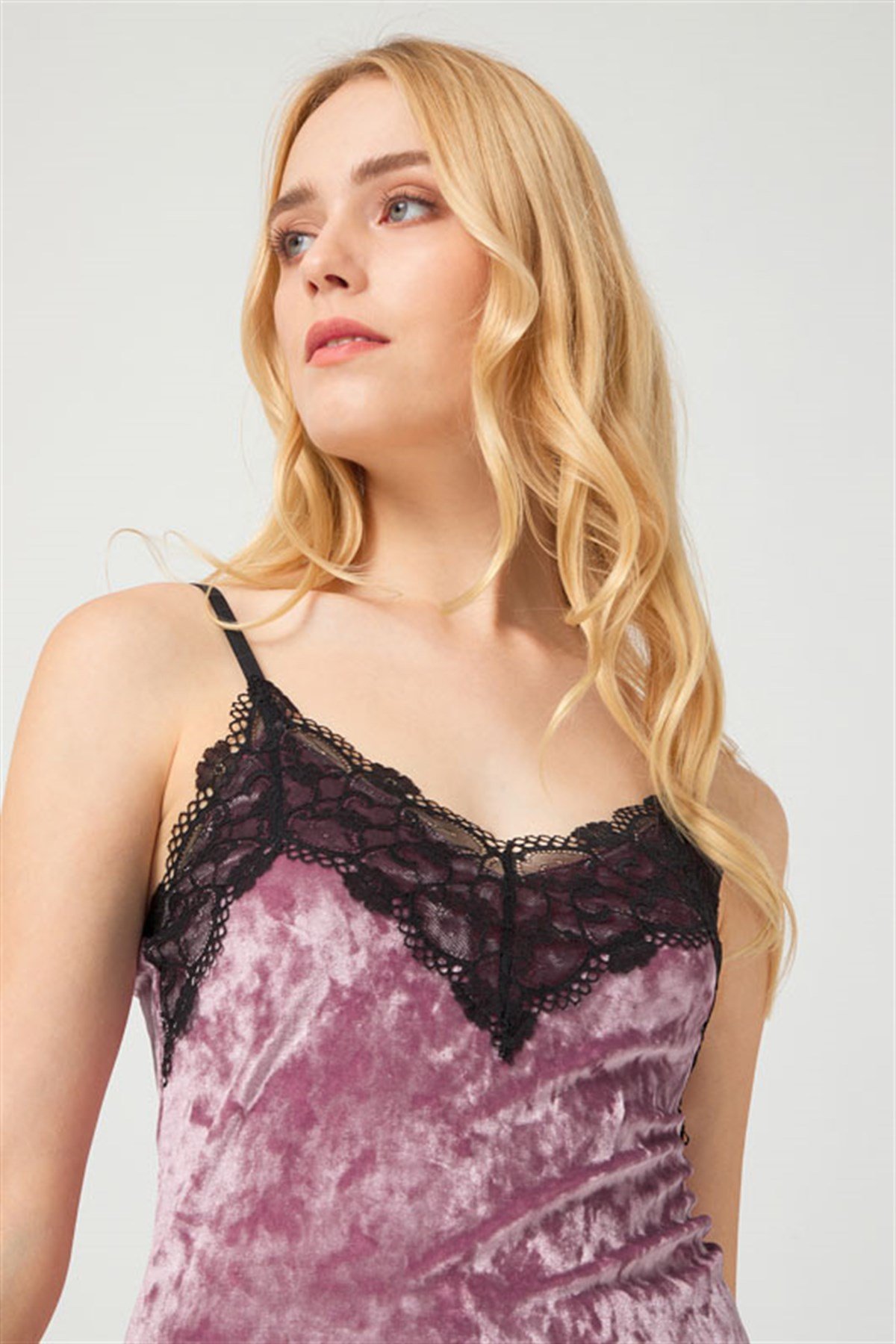 Siyah Dantelli Pudra Kadın Pijama Takımı