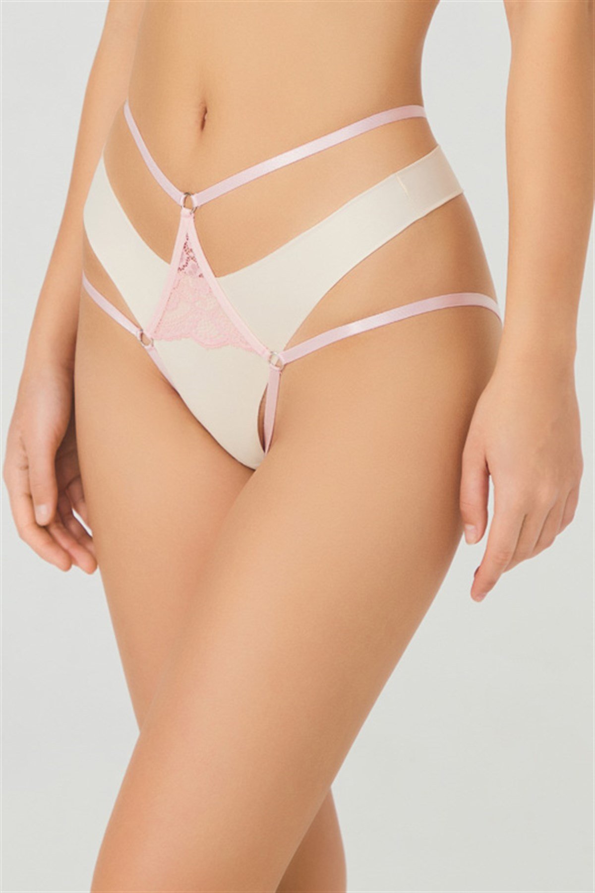 Pudra Dantel ve Halka Detaylı Özel Bölgesi Açık Bikini Külot