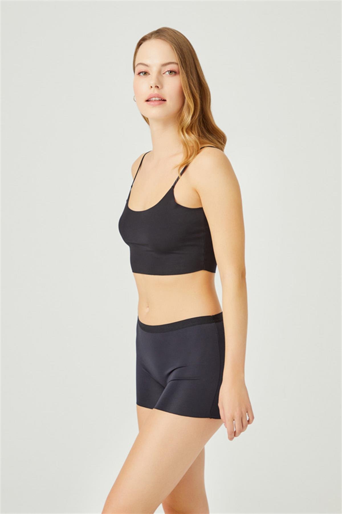 Siyah Basic Lazer Kesim Dikişsiz Kadın Boxer Külot