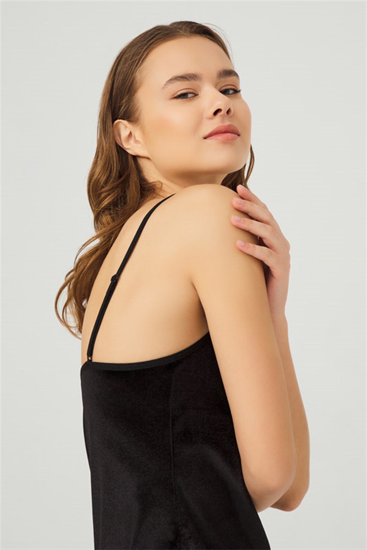 Siyah Kadın Gecelik