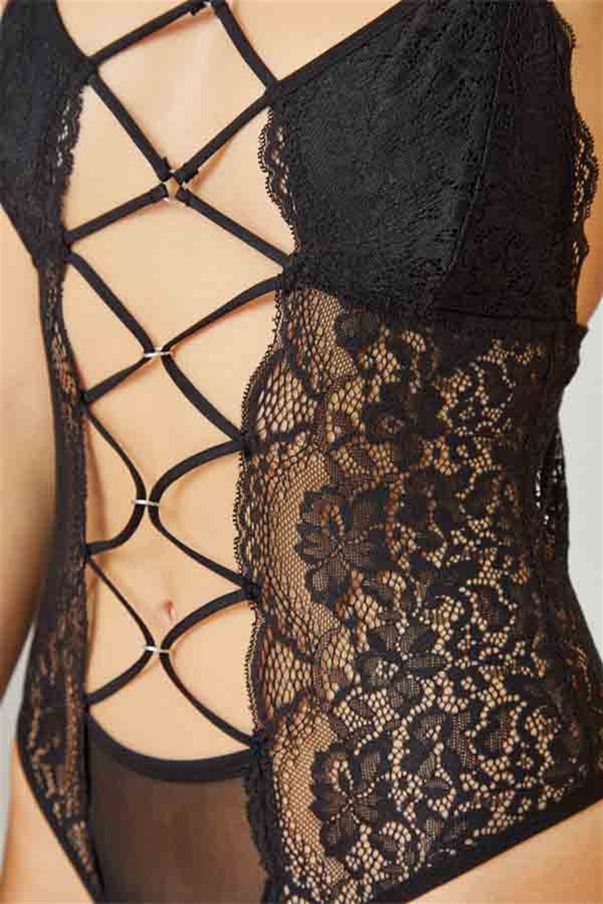 Siyah İp Detaylı Ayarlanabilir Lastikli Dantelli Kadın Bodysuit