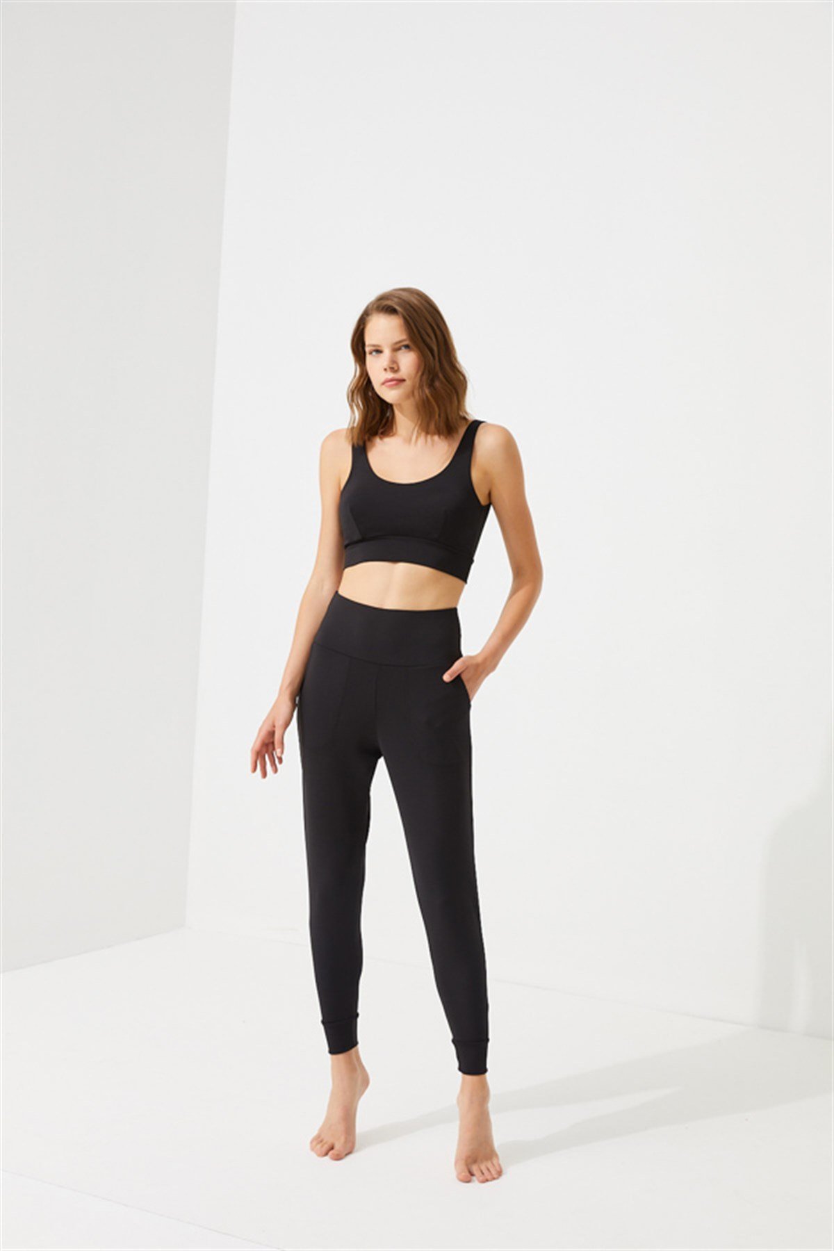 Siyah Yüksek Bel Toparlayıcı Çift Cepli Kadın Jogger Eşofman Altı