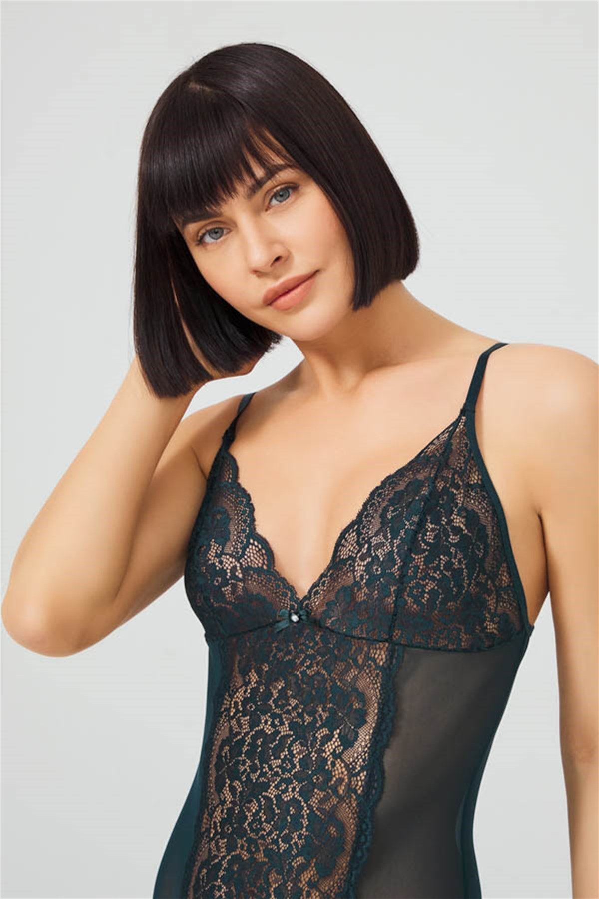 Tenan Yeşili Çıtçıtlı Dantelli Transparan Balensiz Kadın Bodysuit