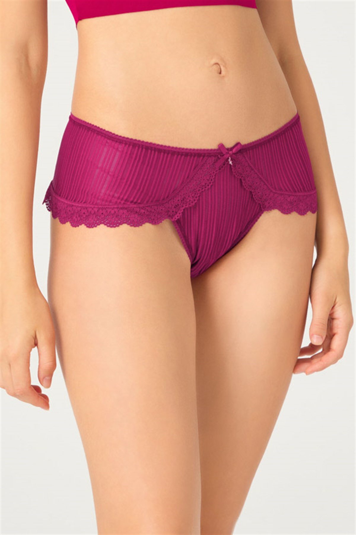 Vişne Çizgi Dantelli Taş Detaylı Kadın Hipster Külot