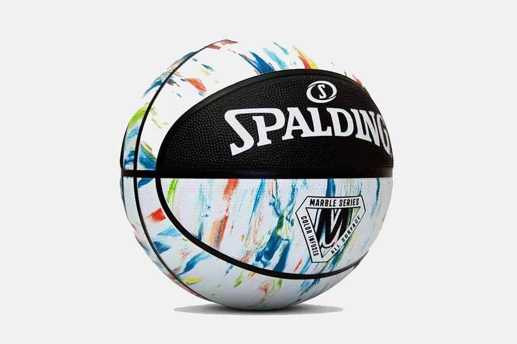 Spalding 2021 Marble Series Alt Rainbow: Sokaklarda ve Salonlarda Stil Sahibi Ol (Boyut:7)