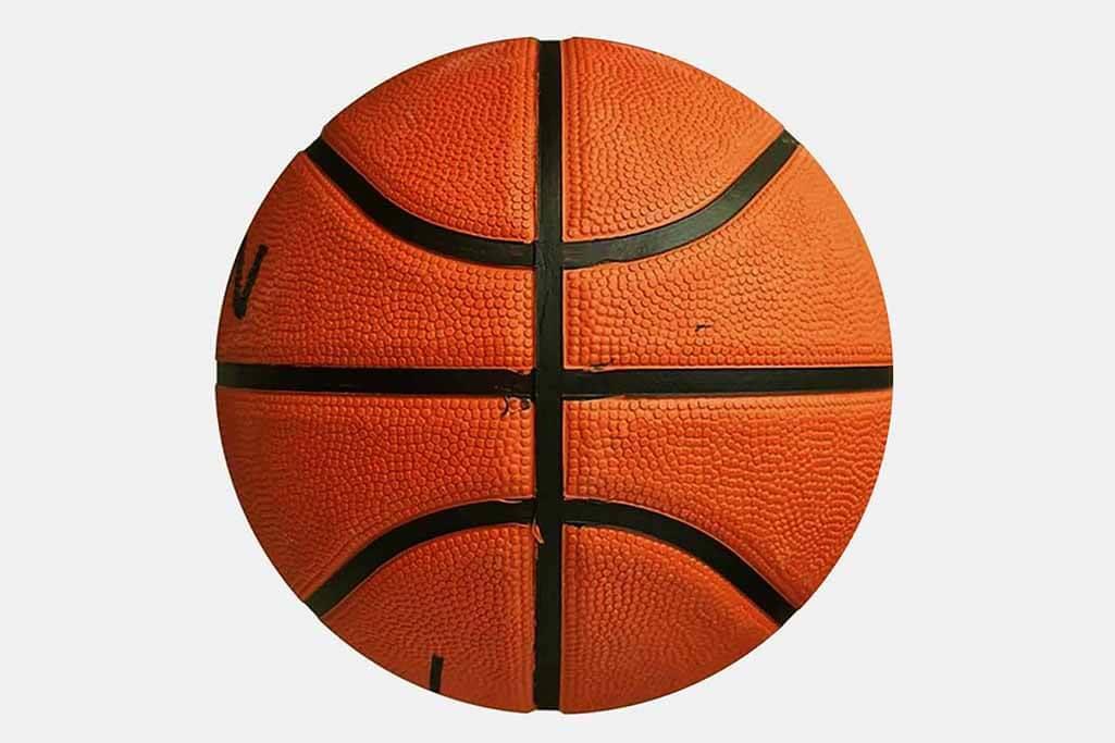 Tryon BB-120 Basketbol Topu No:7, kaliteli bir basketbol topuna uygun fiyatla sahip olmak isteyenler için ideal bir modeldir. Dayanıklı ve performanslı bir topla basketbol keyfini doyasıya yaşayabilirsiniz.