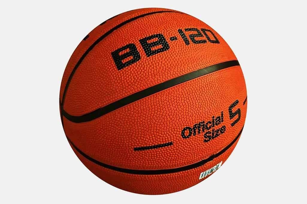 Tryon BB-120 Basketbol Topu No:7, hem sokaklarda hem de salonlarda kullanabileceğiniz bir modeldir. Dayanıklılığı ve her zeminde kullanıma uygunluğu ile her koşulda size en iyiyi sunar.
