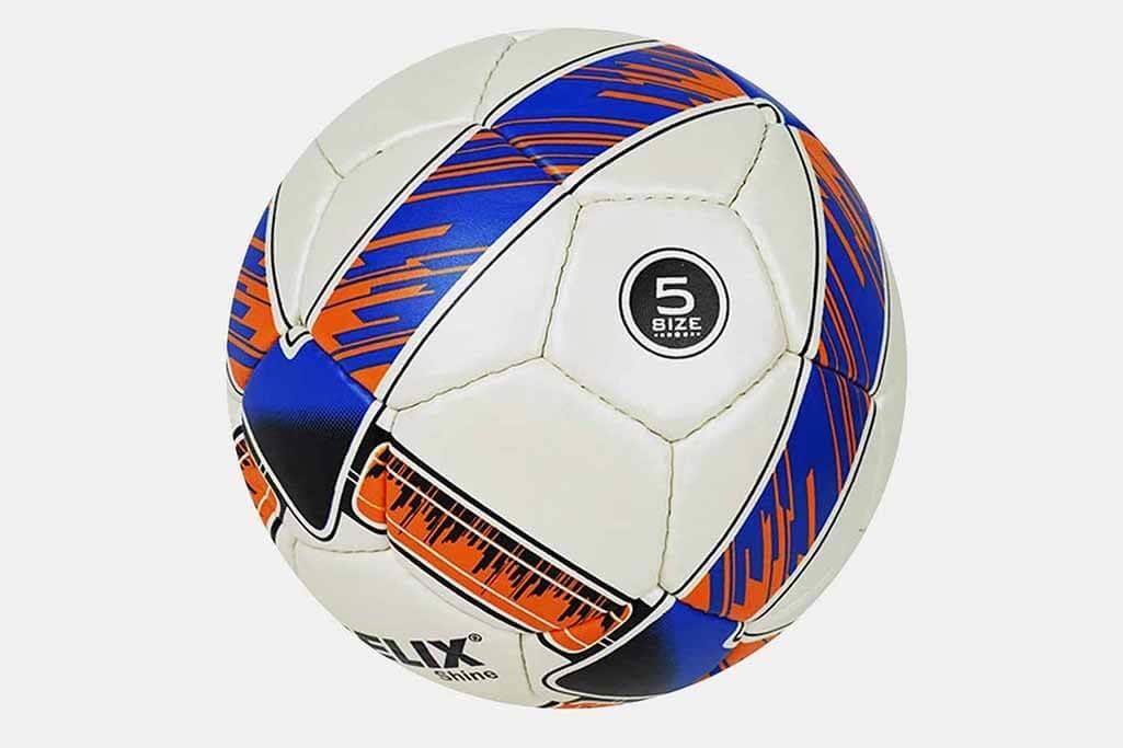 Helix Shine No:5 ile futbol oynamak bambaşka bir deneyim. Güçlü ve kontrollü vuruşlar, mükemmel top hakimiyeti ve uzun süreli dayanıklılık ile efsanevi bir futbol keyfi yaşa.