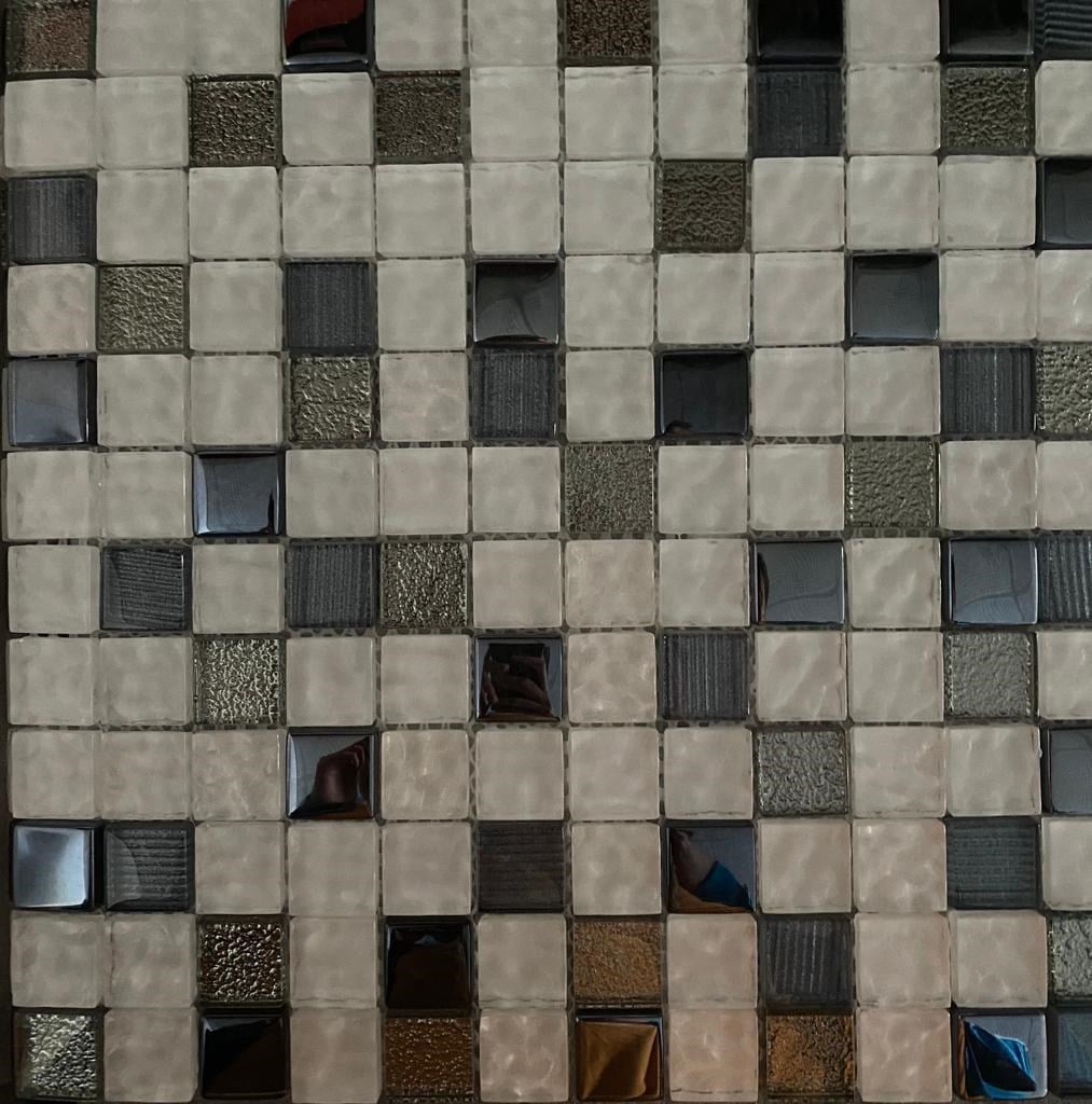 Mutfak Tezgah Arası Kristal Cam Mozaik Desenli 23x23 8mm Kalınlıkta M.C.M