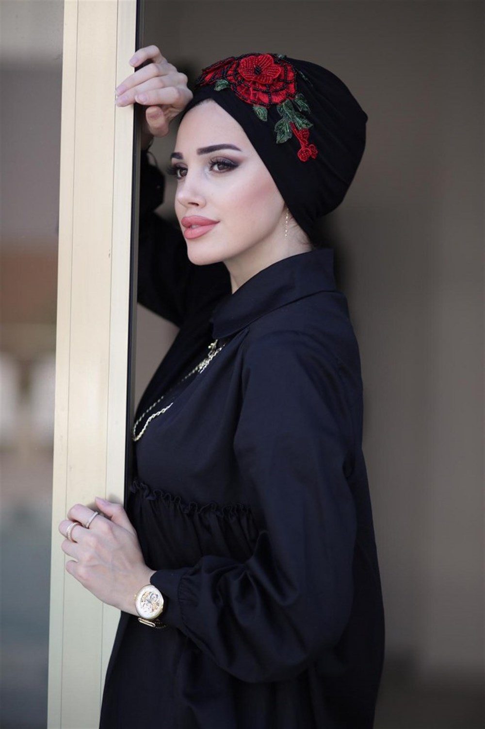 İşlemeli Red Rose -Siyah