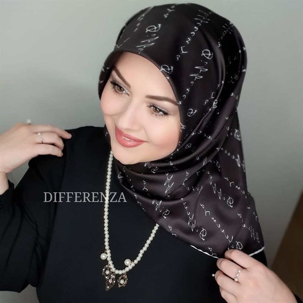 Logolu Desen Eşarp - Siyah