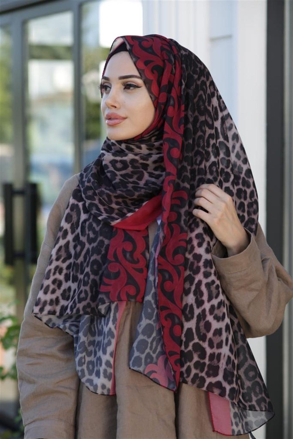 Sarmaşık Deteyalı Leopar Şal - Kırmızı