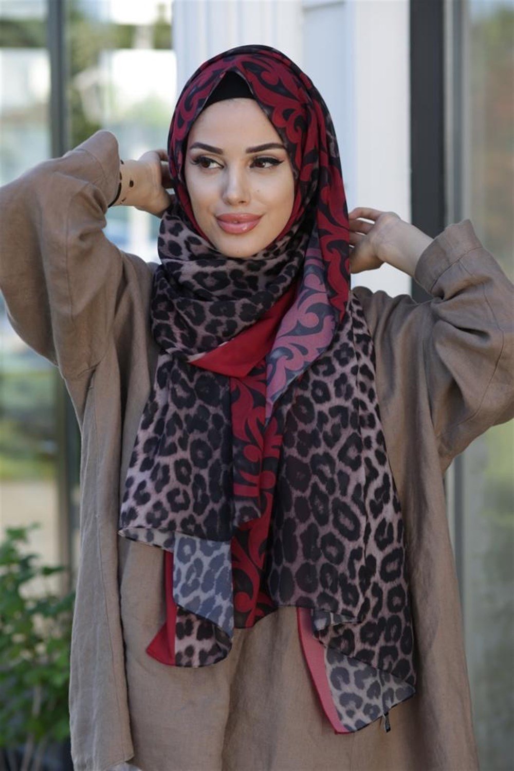 Sarmaşık Deteyalı Leopar Şal - Kırmızı