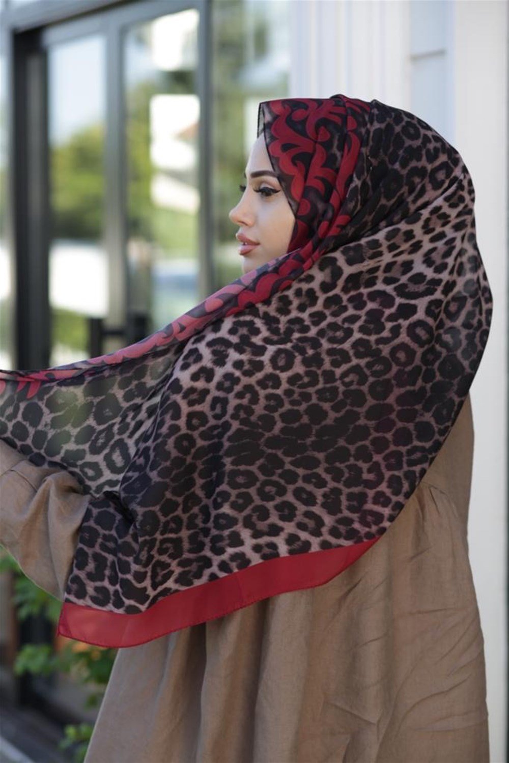 Sarmaşık Deteyalı Leopar Şal - Kırmızı