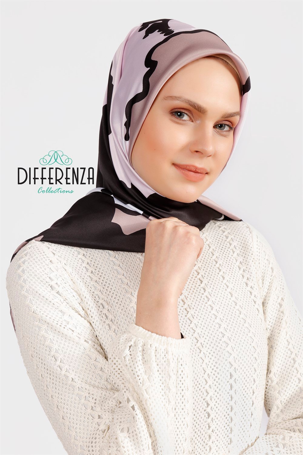 Tablo Desenli Eşarp - Pudra
