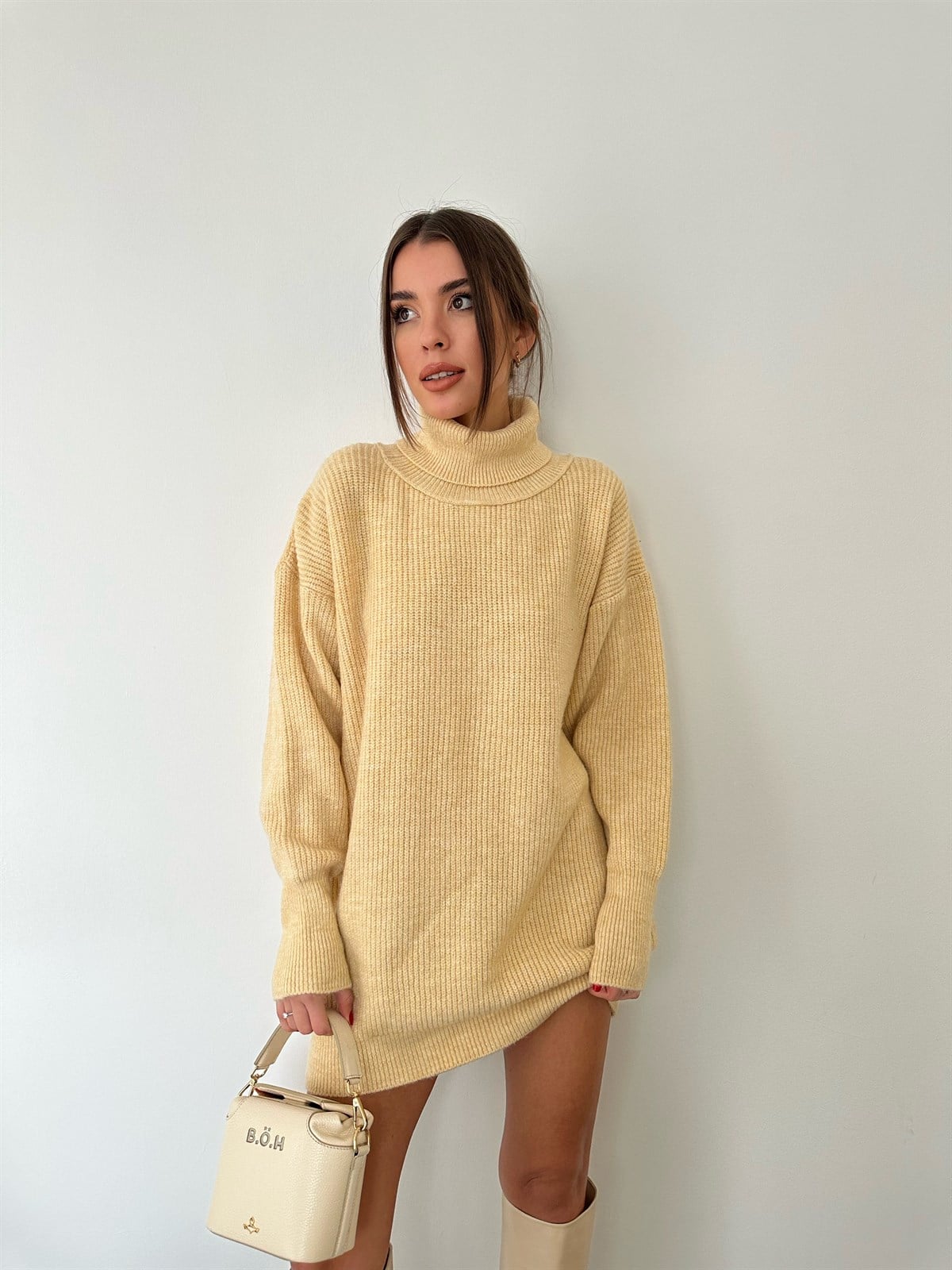   Boğazlı Triko Krem Elbise