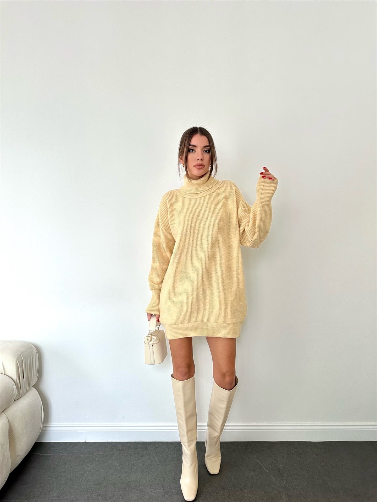   Boğazlı Triko Krem Elbise