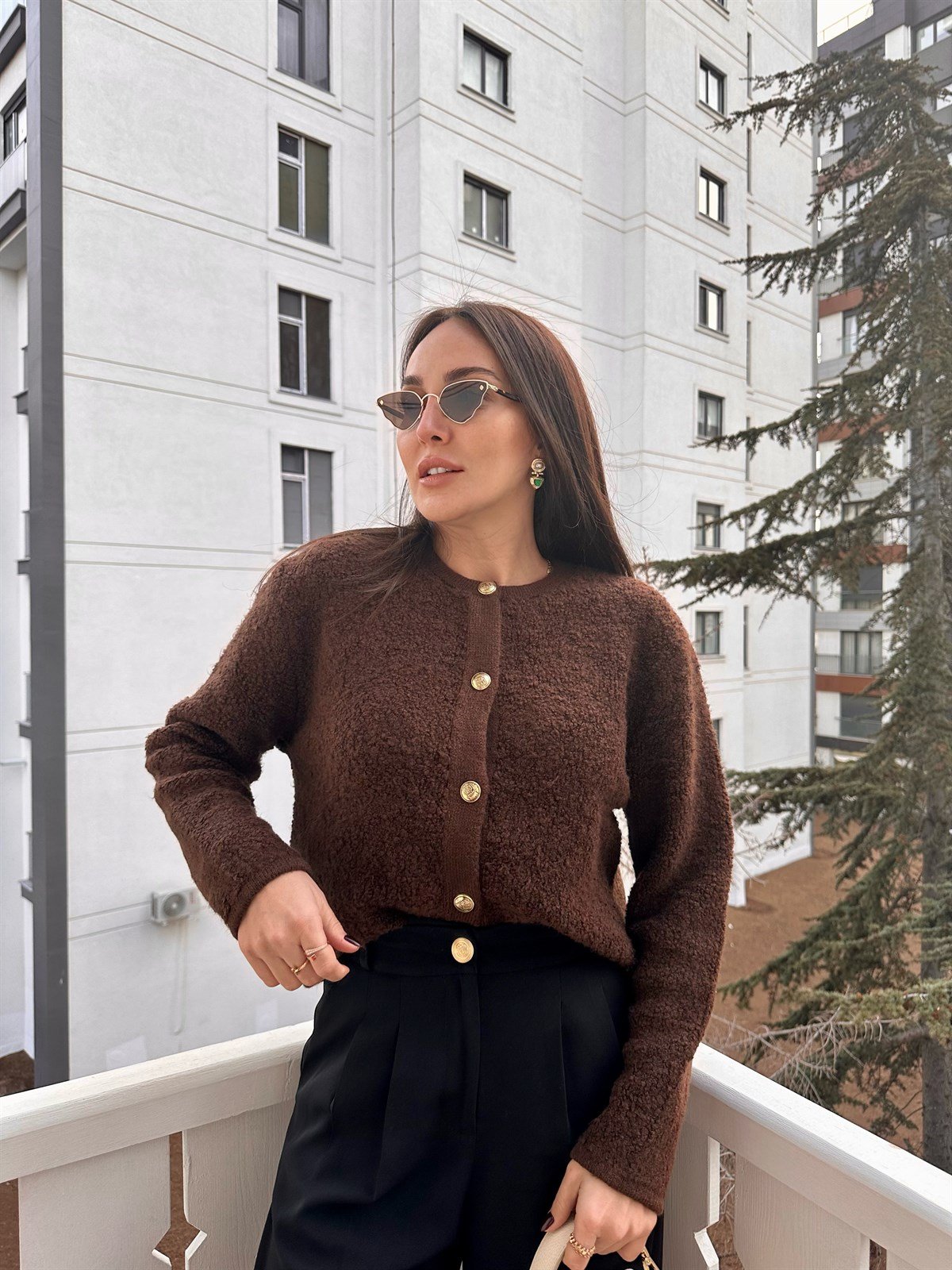 Acı Kahve  Altın Renk Düğmeli Hırka