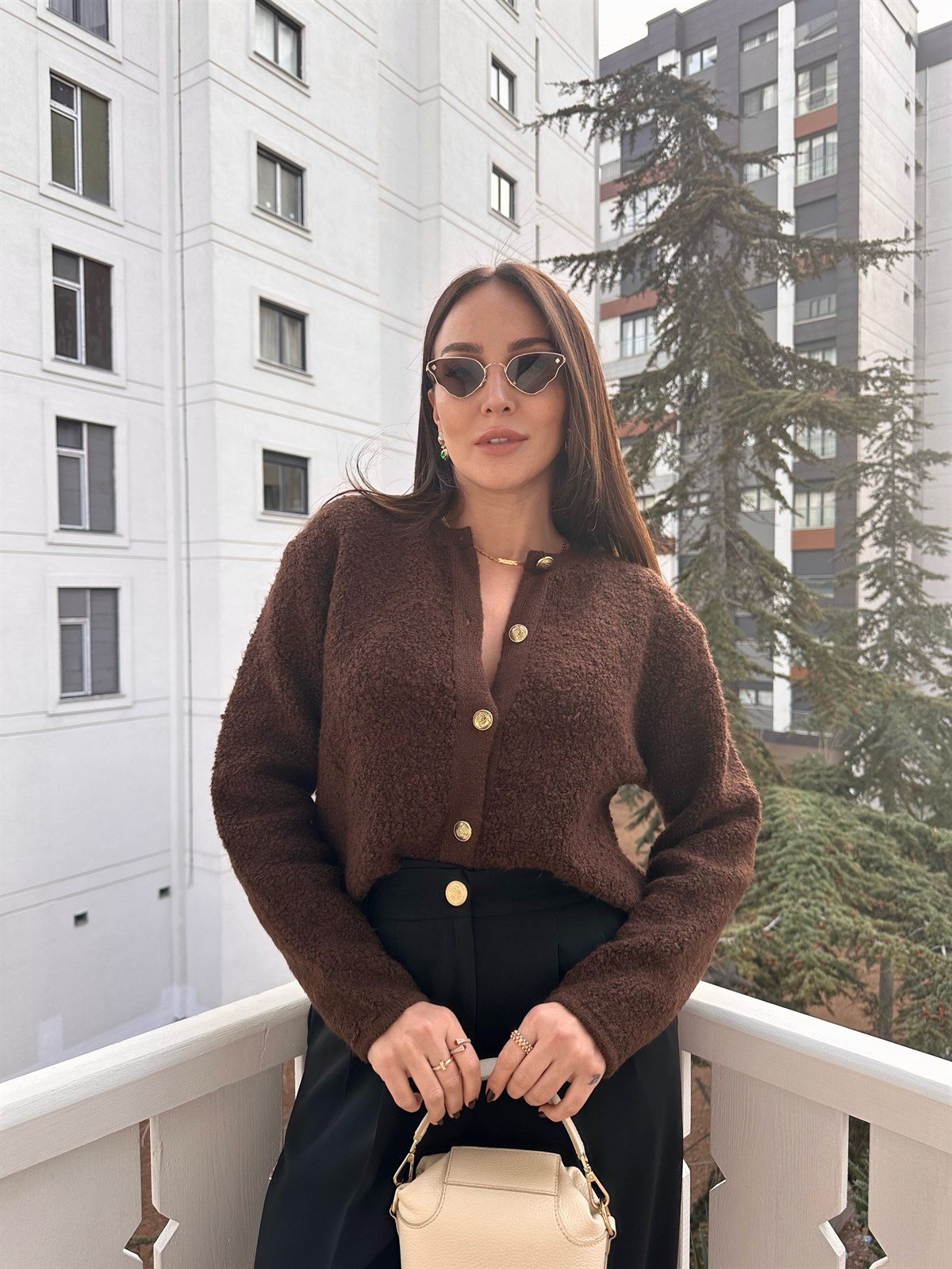 Acı Kahve  Altın Renk Düğmeli Hırka