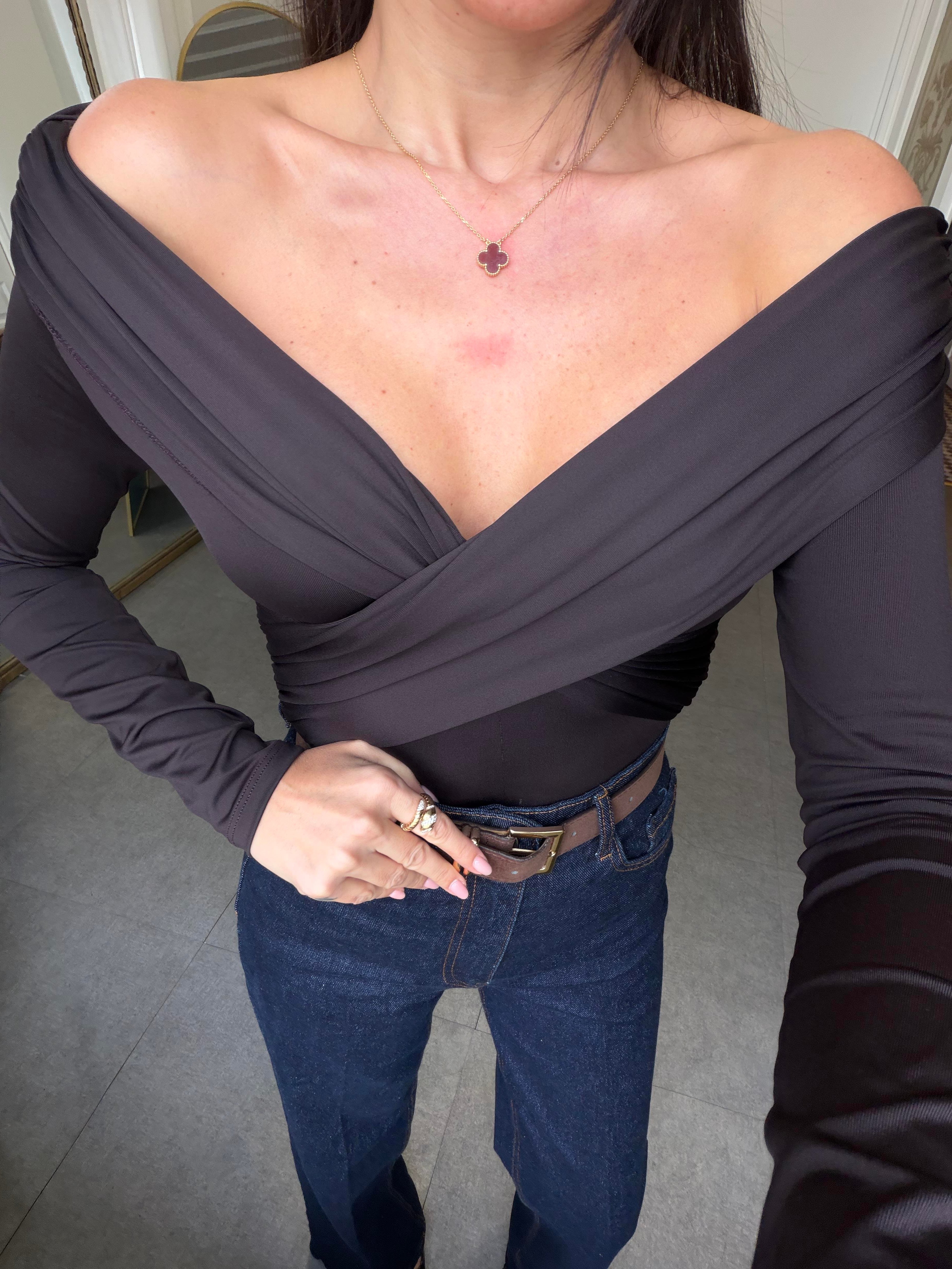 Acı Kahve Drapeli Omzu Açık Bodysuit