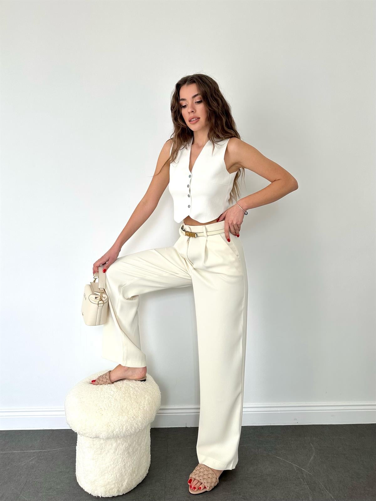 Açık Krem  Sedef Düğmeli Bluz