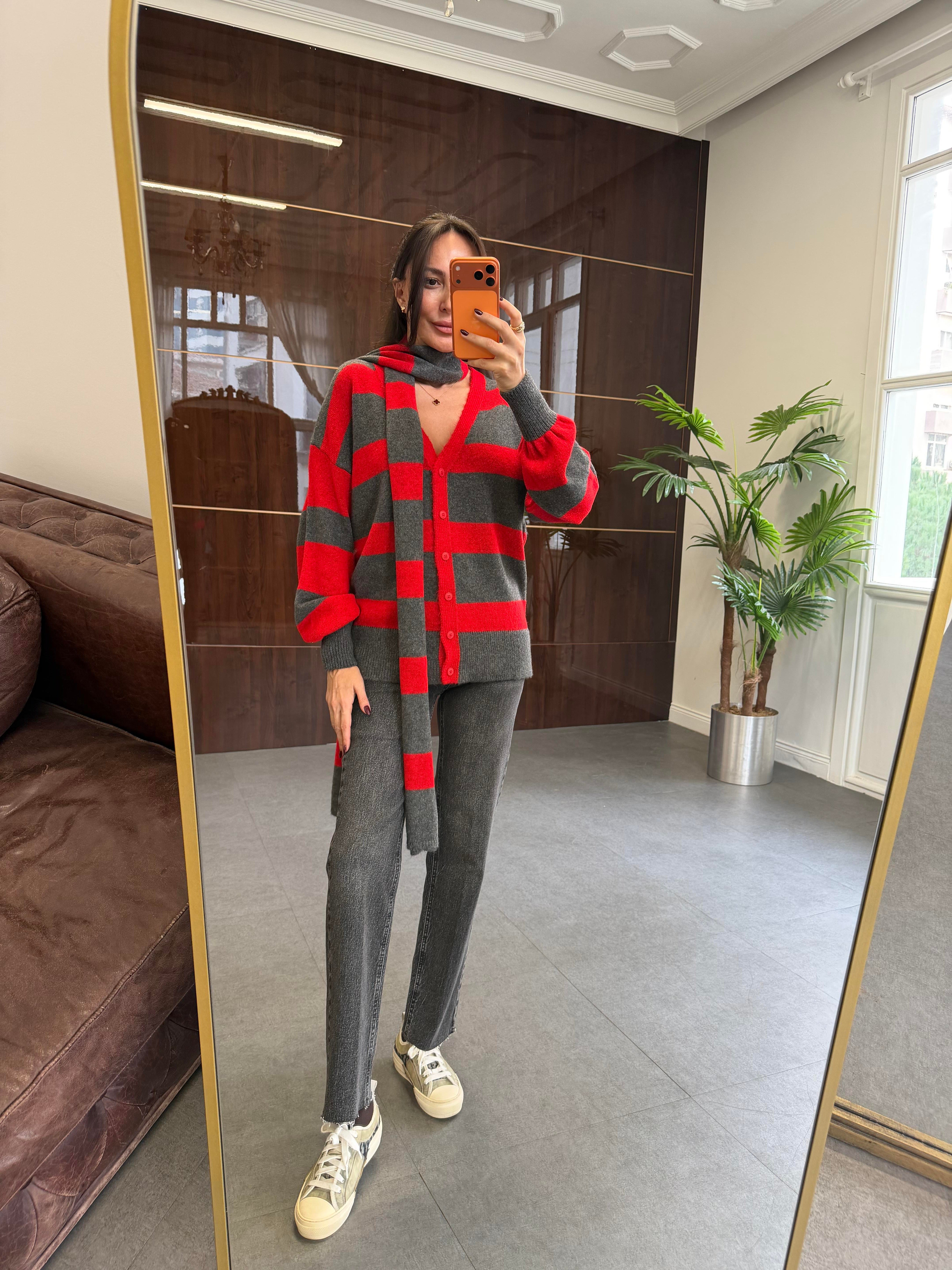 Antrasit-Kırmızı Atkılı Triko Hırka