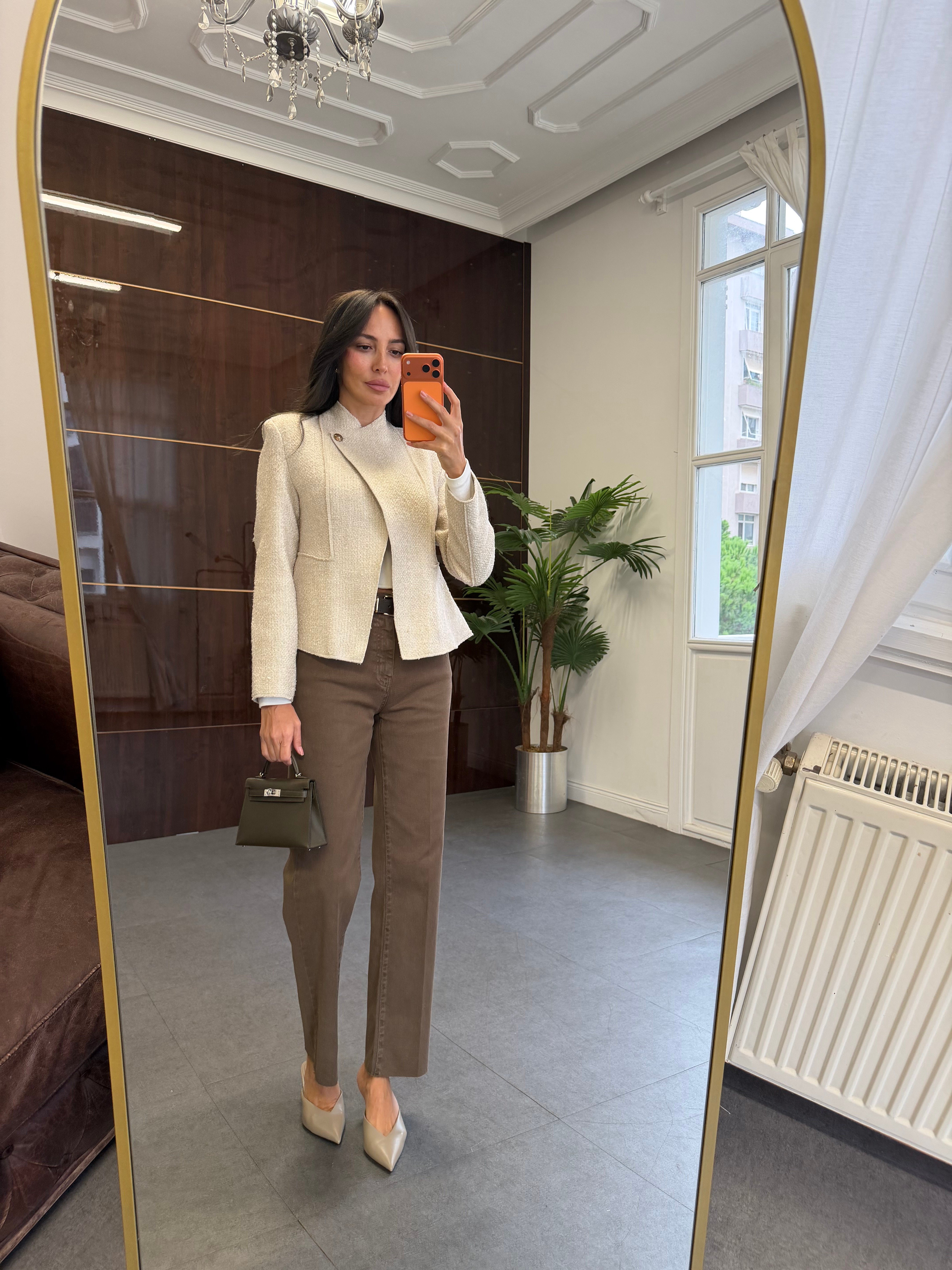 Bej Dikiş Detaylı Tüvit Ceket
