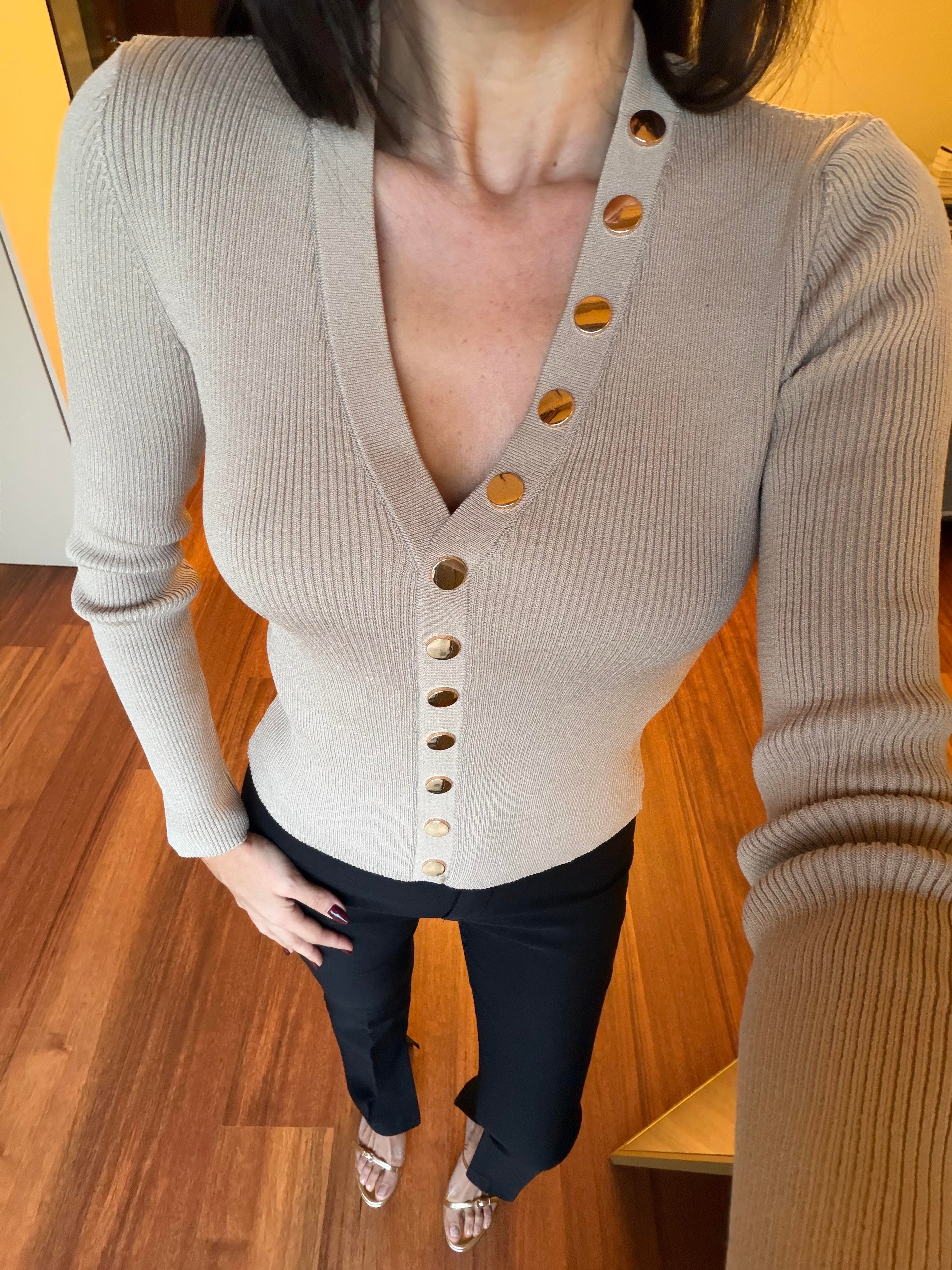 Bej Gold Düğmeli Kazak