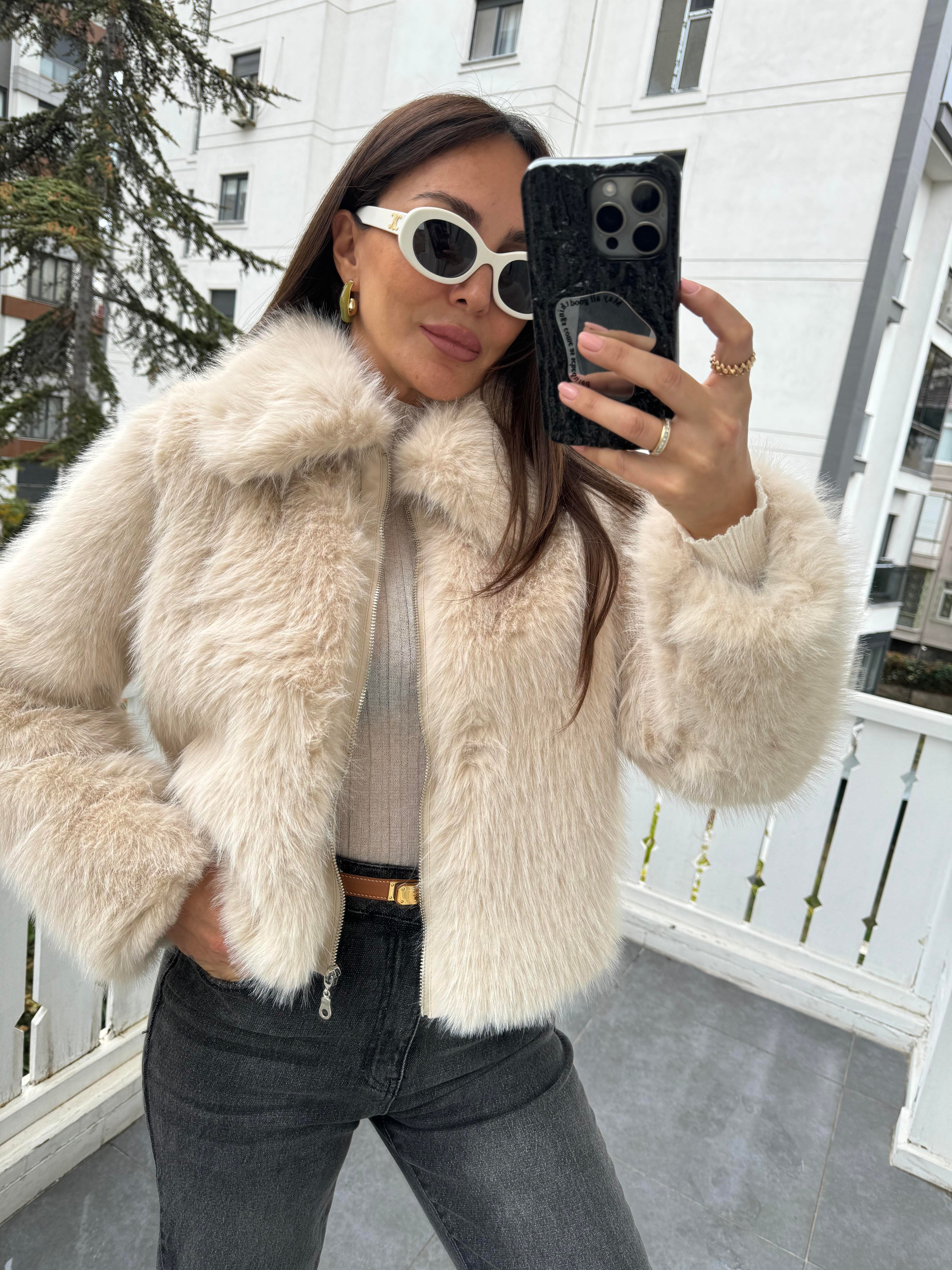 Bej Kısa Kürk Ceket