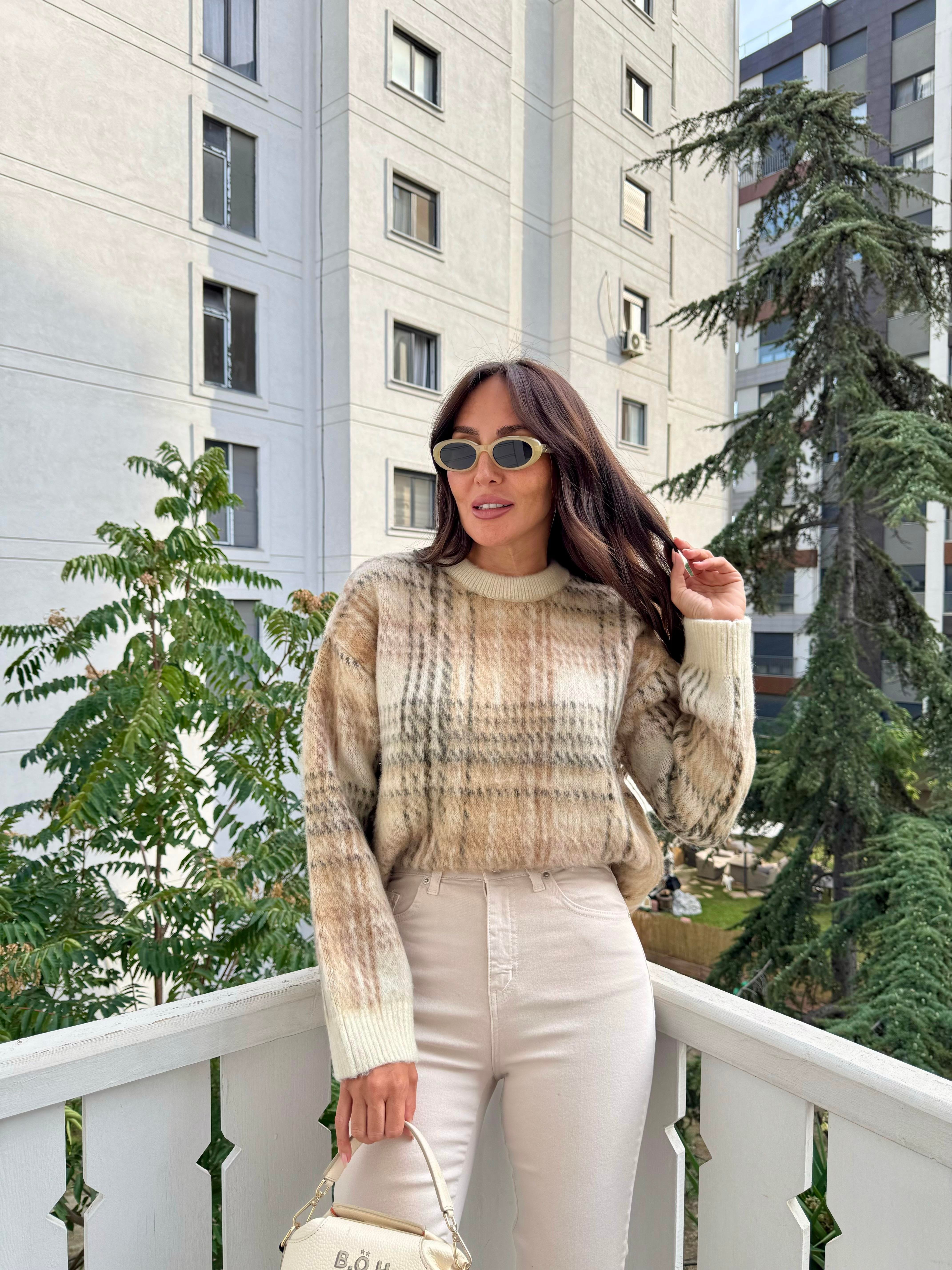 Bej Sakallı Ekoseli Kazak