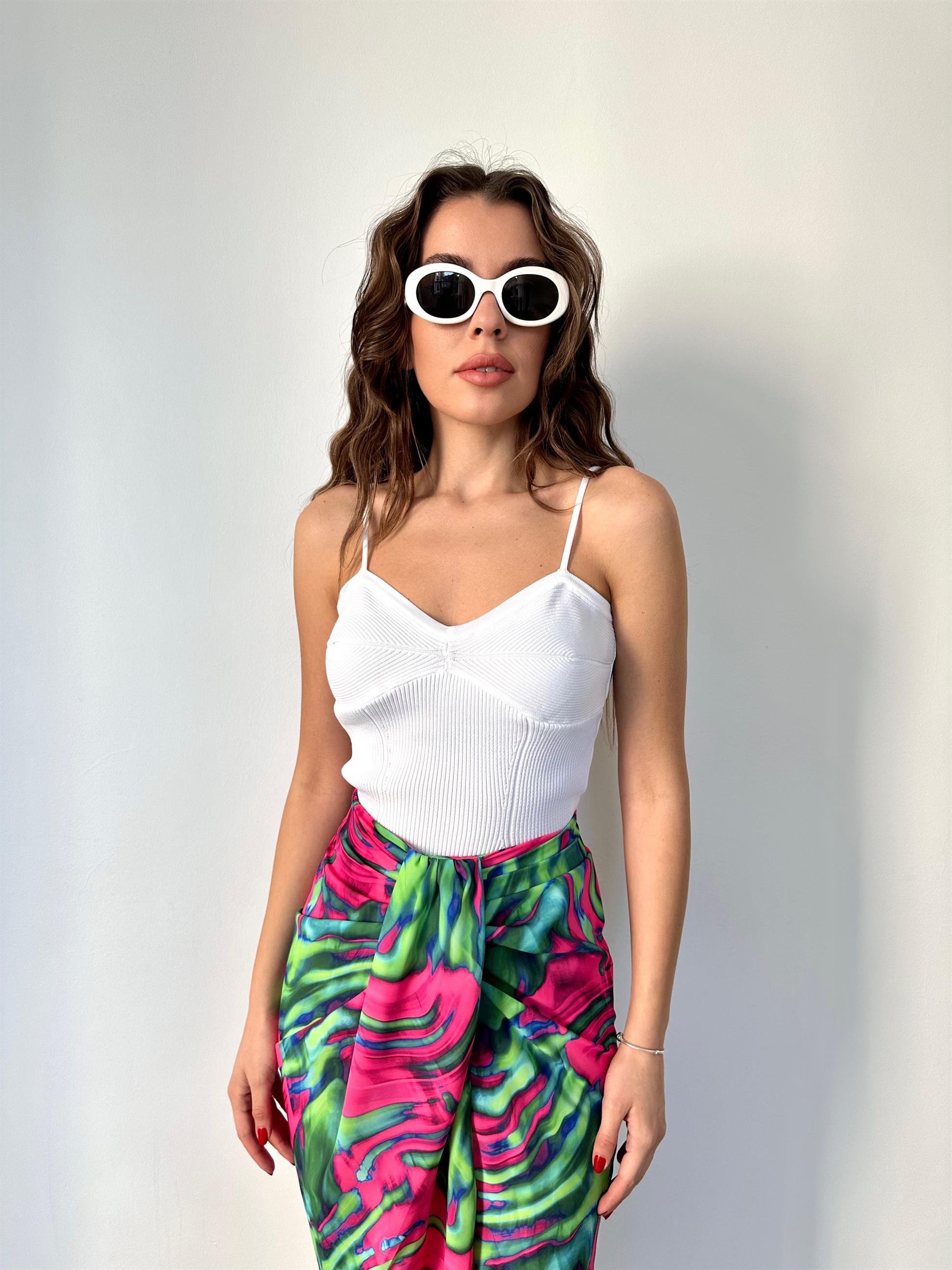 Beyaz  Askılı Fiitilli Bluz