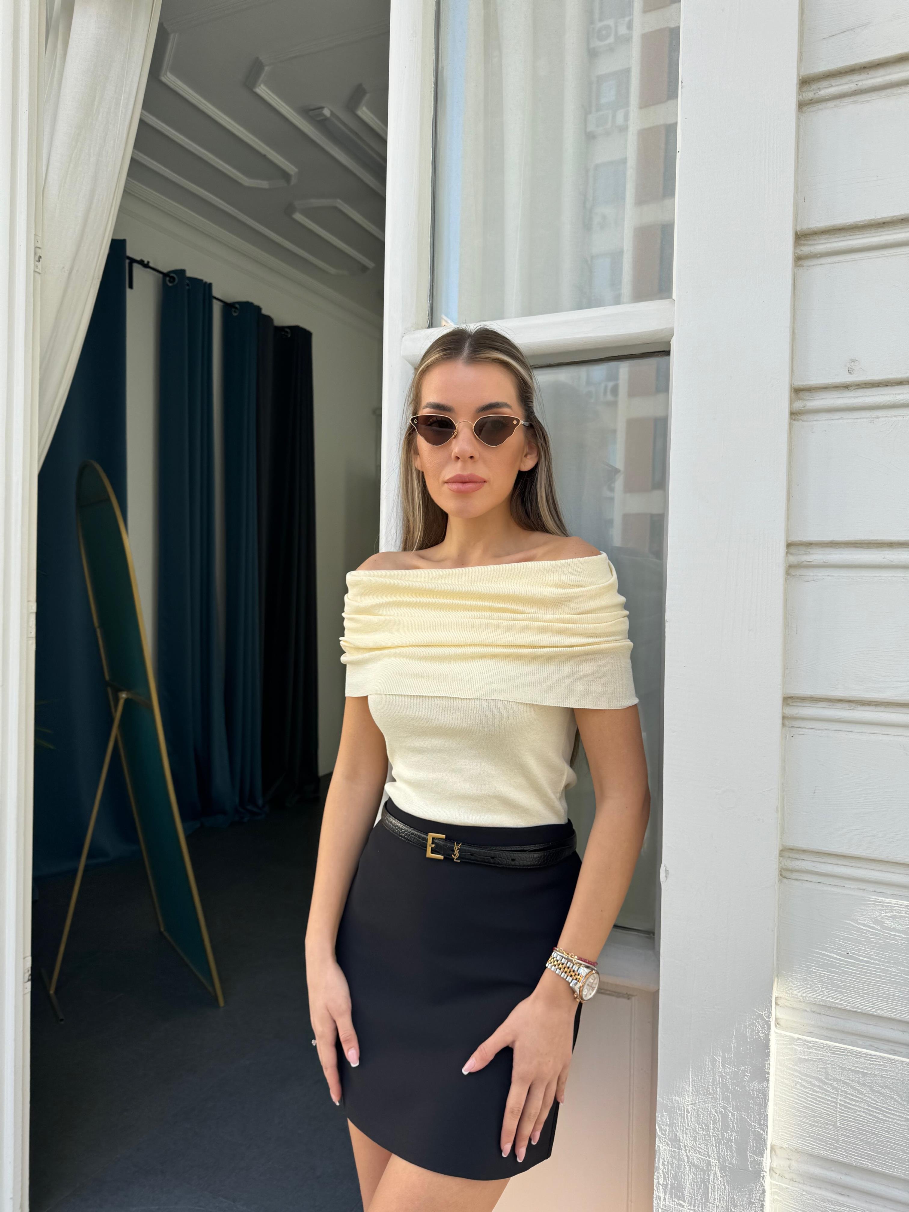 Beyaz Dökümlü Madonna Bluz